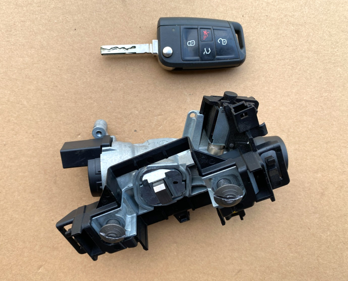 2019 - 2024 VOLKSWAGEN JETTA IGNITION SWITCH LOCK W/ KEY CYLINDER OEM 5Q1905865 2019 - 2024 VOLKSWAGEN JETTA IGNITION SWITCH LOCK W/ KEY CYLINDER OEM 5Q1905865