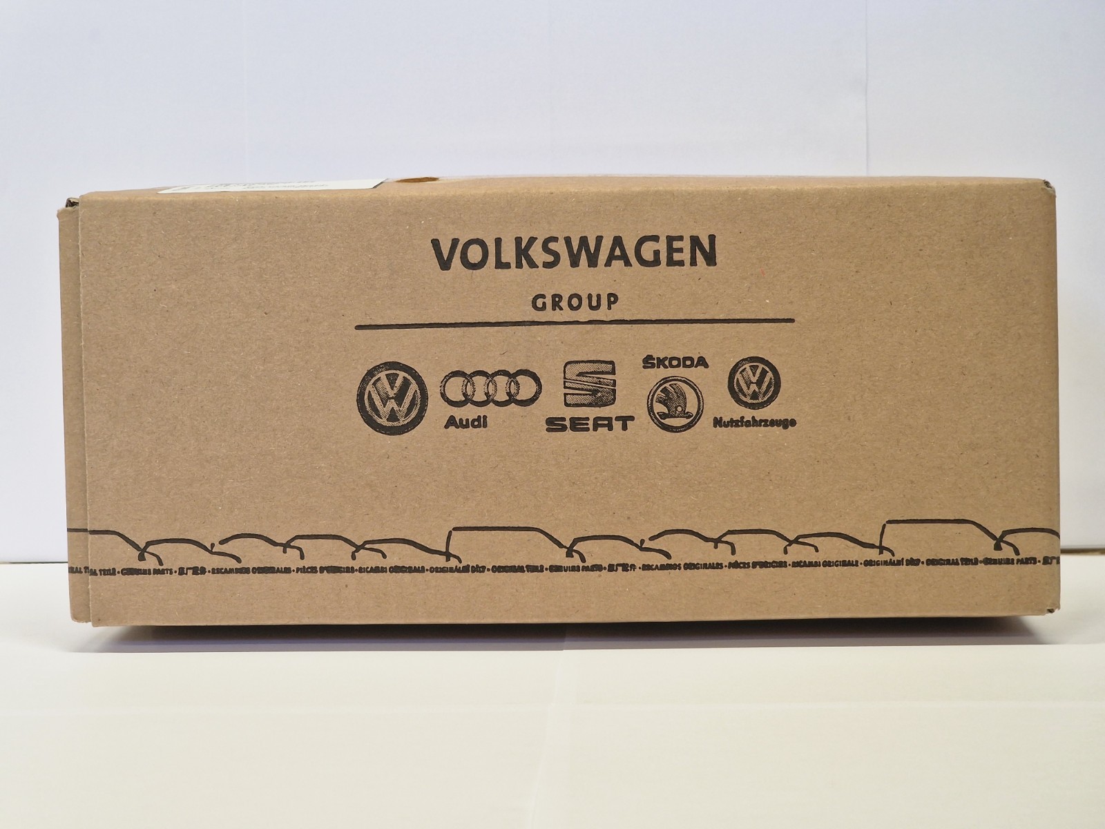NEW AUDI A7 / A6 (C7) HANDLE SCREW 4G8867172B6PS NO IMPORT TAXES TO USA