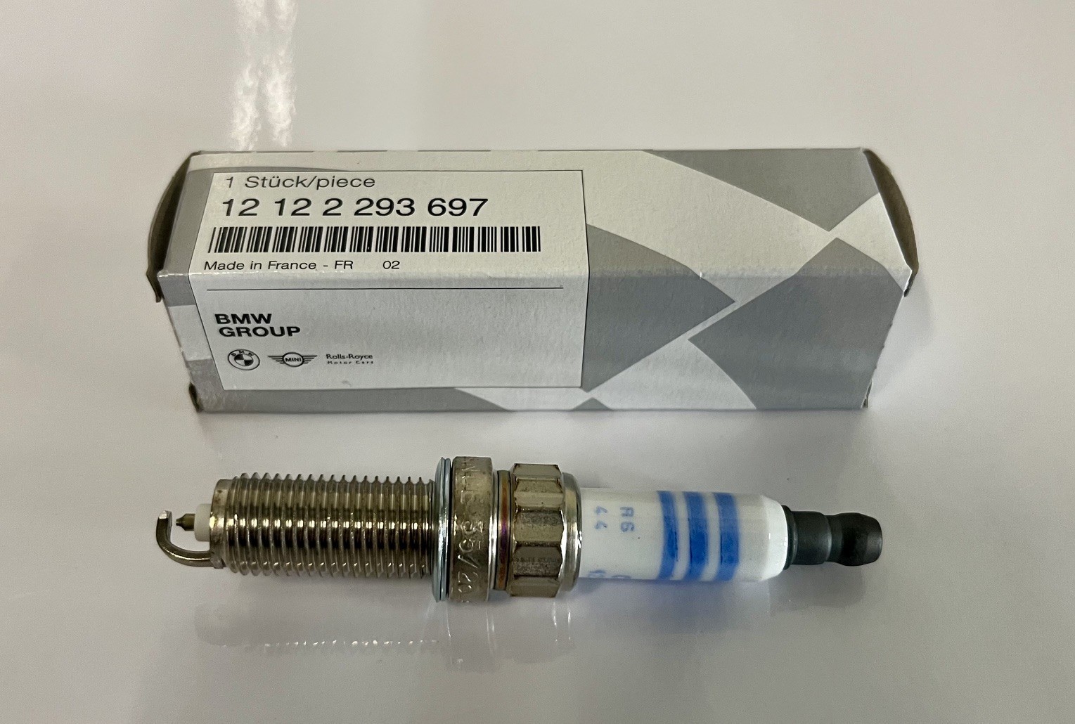1 Genuine BMW / MINI OEM Spark Plug 12122293697