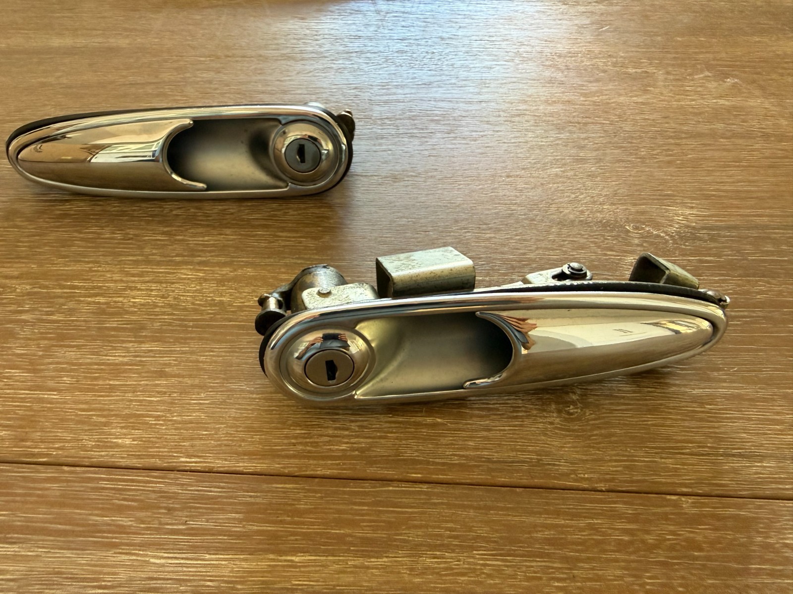 Ferrari 365 2+2, 400i, 412, RH LH Exterior / Outer, pair Door Handles 257-30-750 Ferrari 365 2+2, 400i, 412, RH LH Exterior / Outer, pair Door Handles 257-30-750