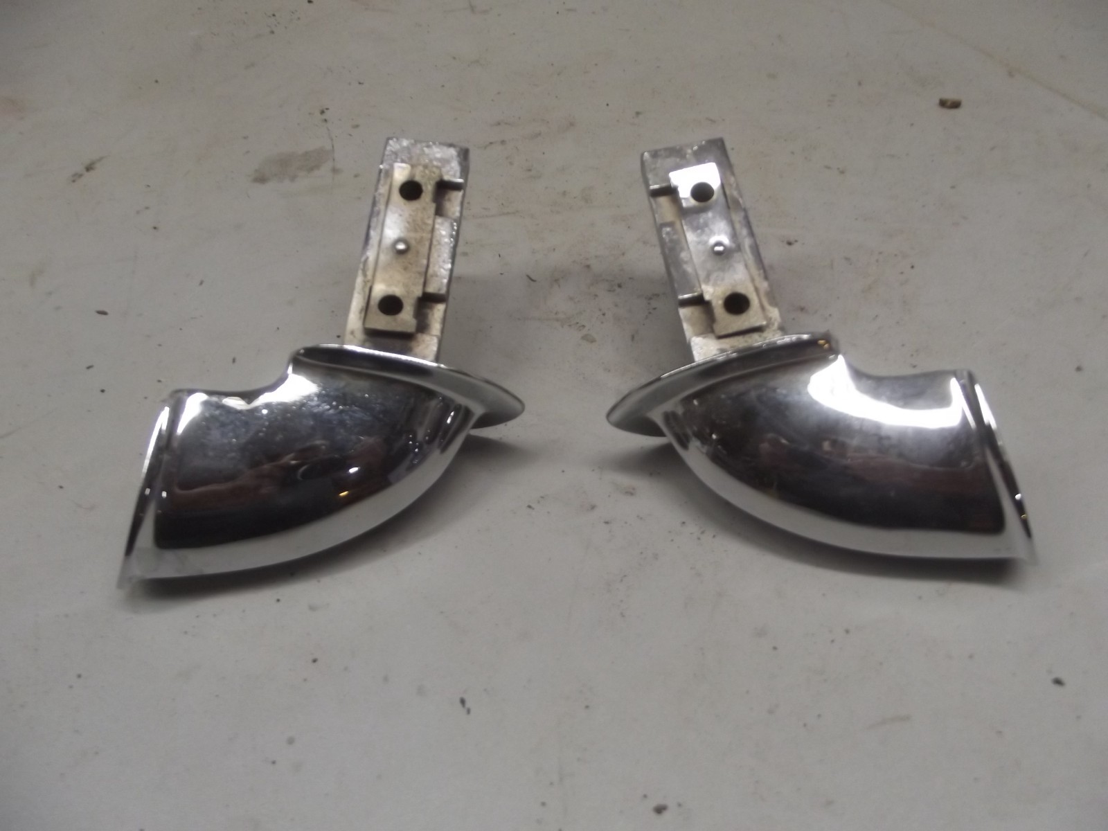 1958-1961 Corvette Chrome Armrest End RH& LH Original 1959 1960 58 59 60 61 1958-1961 Corvette Chrome Armrest End RH& LH Original 1959 1960 58 59 60 61