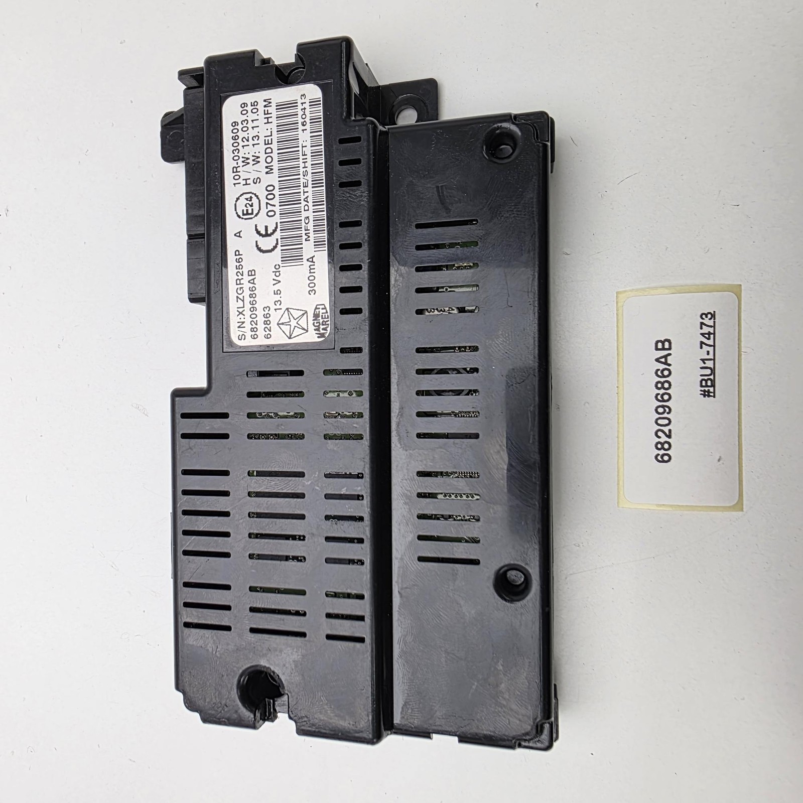 2011-2015 Chrysler 300 Bluetooth Control Module Unit 68209686AB