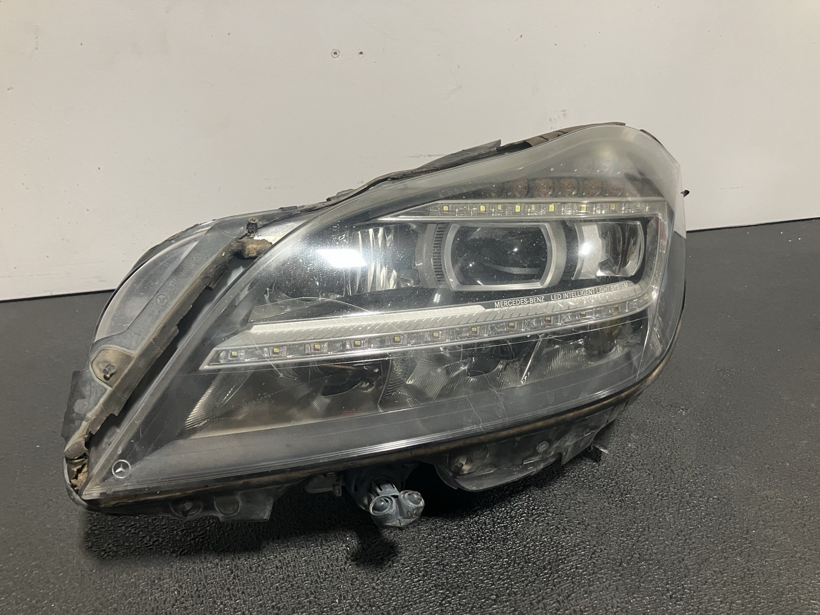 2012 13 14 MERCEDES CLS550 CLASS LEFT DRIVER HEADLIGHT DAMAGED