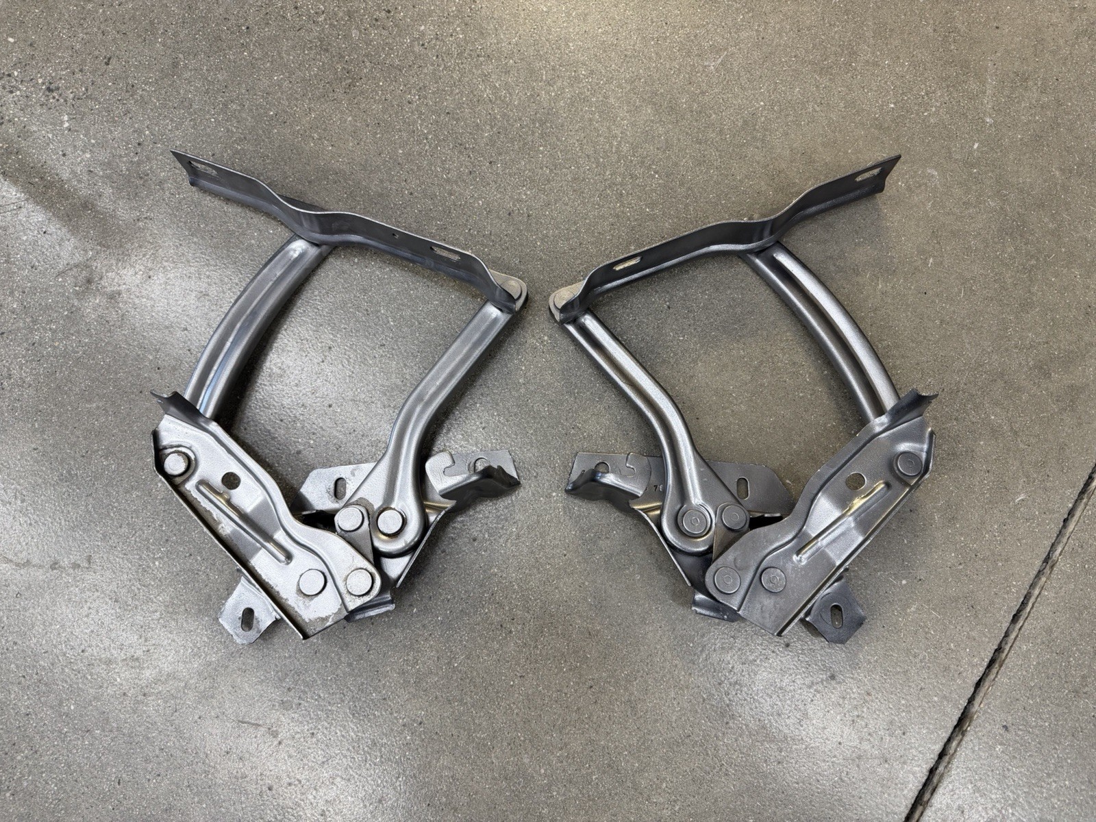 Restored 1971-1973 Mustang Hood Hinges -  Pair 71 72 73 ford Coupe Fastback