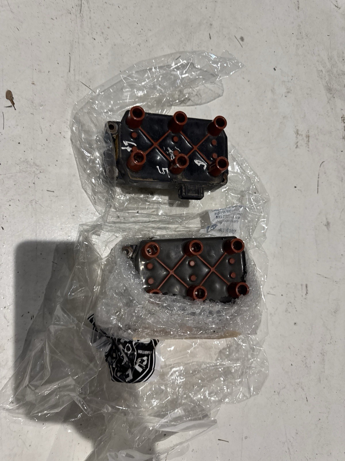 Ferrari 550 Maranello F50 Bosch Ignition Coil Pack (2) NLA 138224 Ferrari 550 Maranello F50 Bosch Ignition Coil Pack (2) NLA 138224