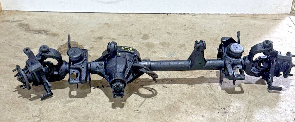 97-01 Jeep XJ Cherokee Dana 30 Front Differential Axle Assembly Gear Ratio 3.55