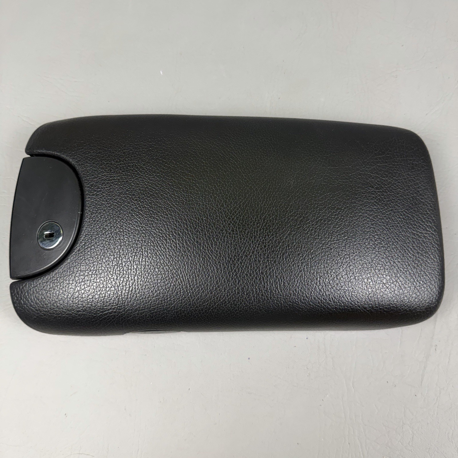 2003-2006 Mercedes CLK320 W209 Center Console Armrest Lid Black Lock OEM