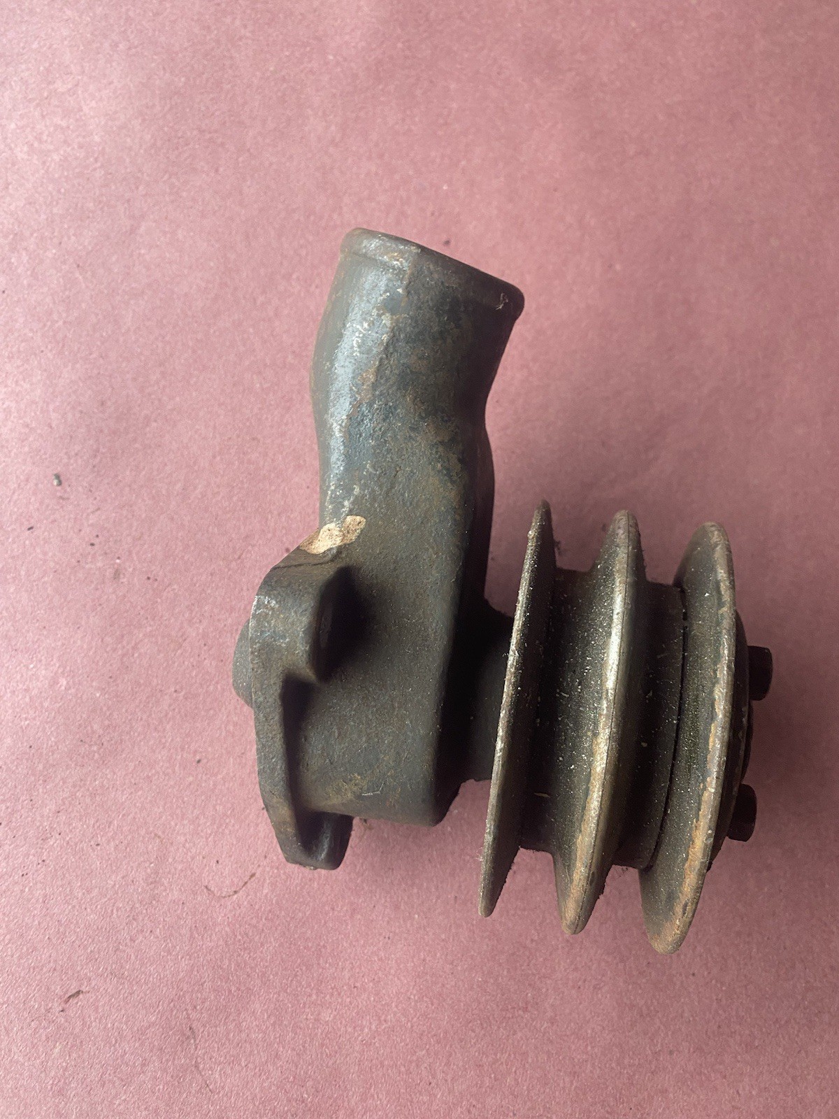 Nos 1932-36 Ford Dual Belt Water Pump Flathead Scta Nos 1932-36 Ford Dual Belt Water Pump Flathead Scta