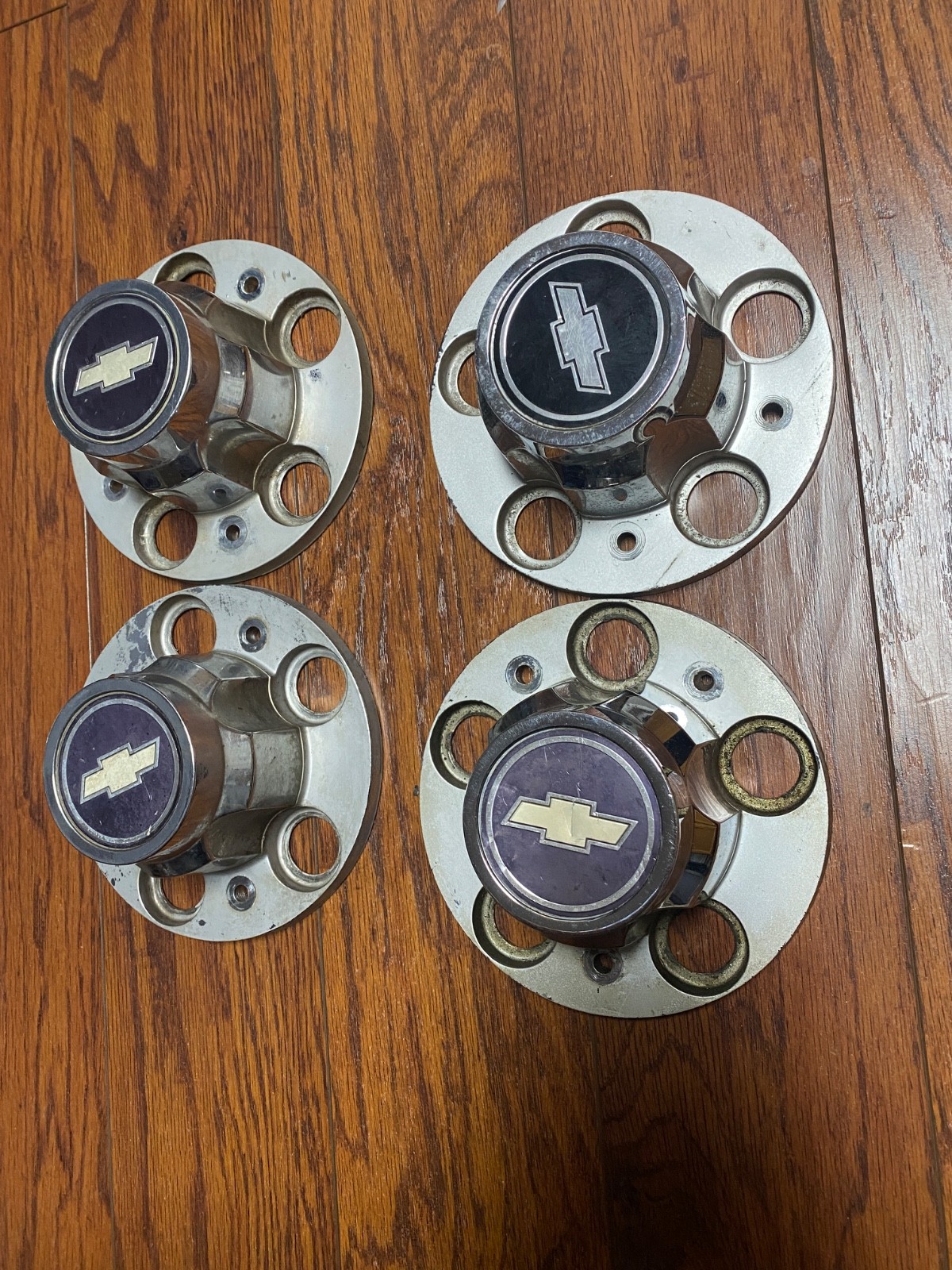 Chevy 1974-1987 Vintage Rally Wheel 5 Lug Center Cap 14018279-14018280 Set of 4. Chevy 1974-1987 Vintage Rally Wheel 5 Lug Center Cap 14018279-14018280 Set of 4.