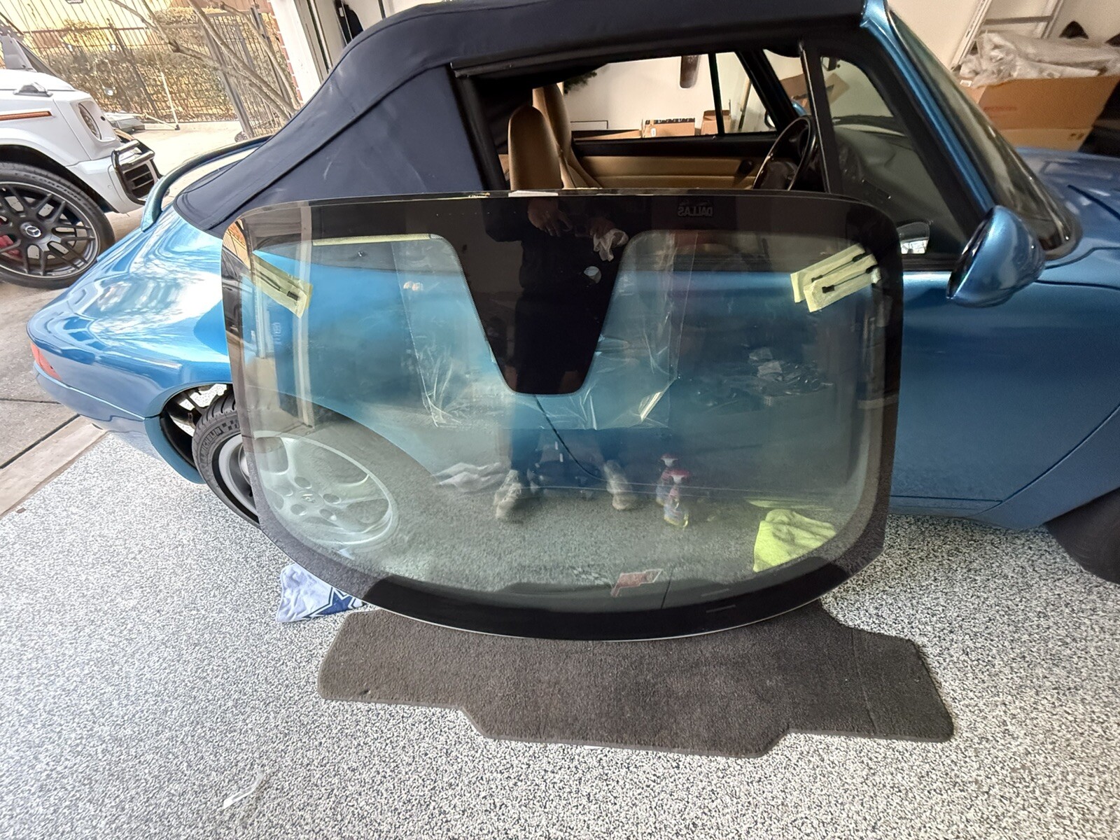 2022-2025 MCLAREN ARTURA NEW FRONT WINDSHIELD WINDOW GLASS OEM 2022-2025 MCLAREN ARTURA NEW FRONT WINDSHIELD WINDOW GLASS OEM