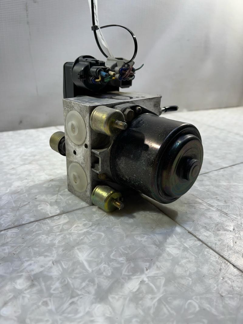 1996-2000 Toyota 4Runner ABS Anti-Lock braking Pump system OEM