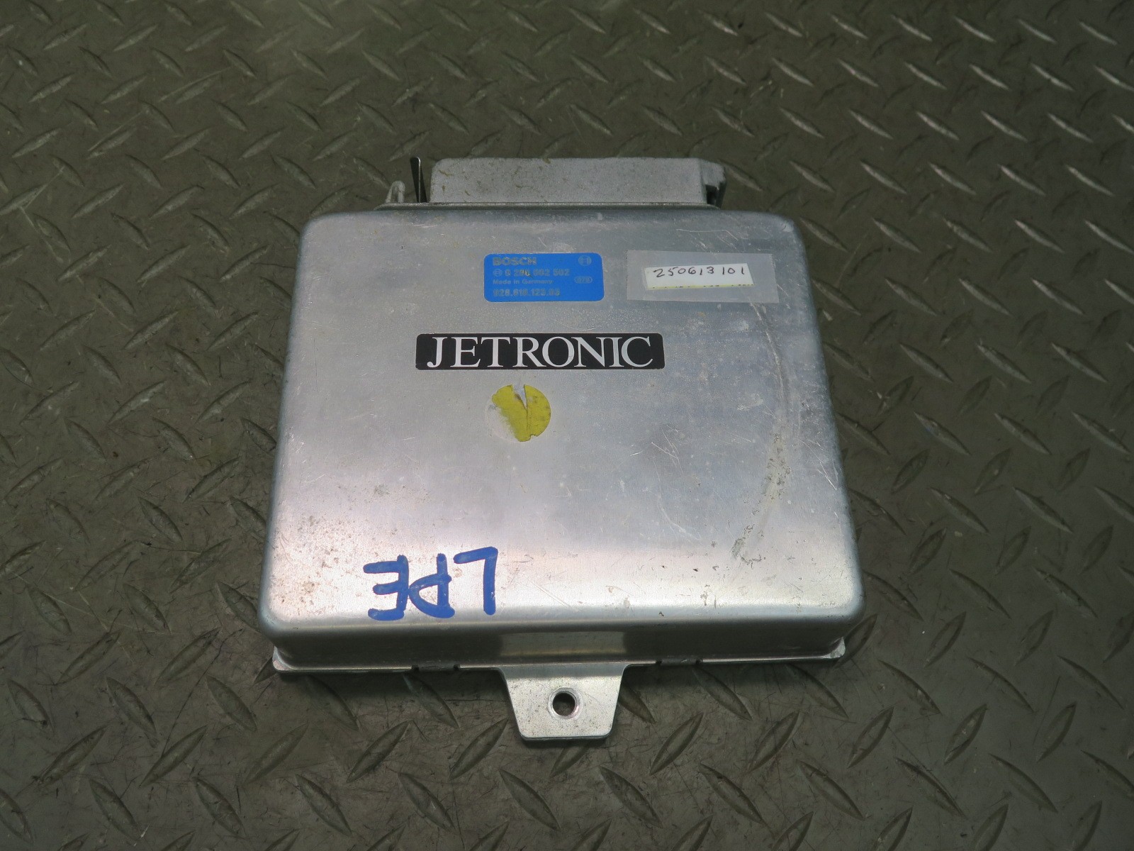 1985-1986 PORSCHE 928 M28.44 ENGINE ECU ECM COMPUTER CONTROL MODULE 92861812303