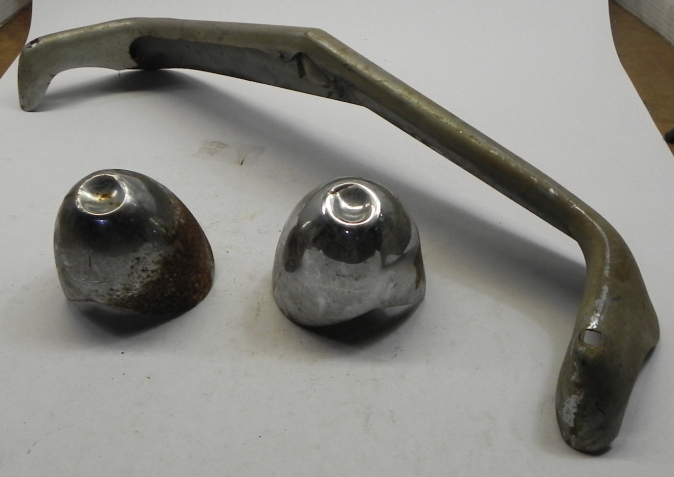 VINTAGE 1952-53 KAISER REAR BUMPER BRIDGE SET WITH BULLETS LEAD SLED CHROME USED VINTAGE 1952-53 KAISER REAR BUMPER BRIDGE SET WITH BULLETS LEAD SLED CHROME USED