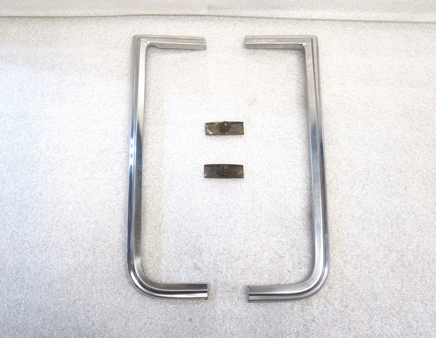 83-87 88 CHEVY GMC TRUCK GRILL END TRIM L&R grille GM OEM suburban blazer NICE