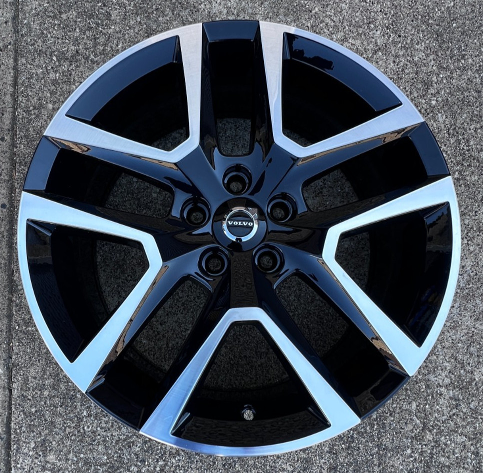 Volvo S60, V60 Wheel/Rim Black Machined 18\
