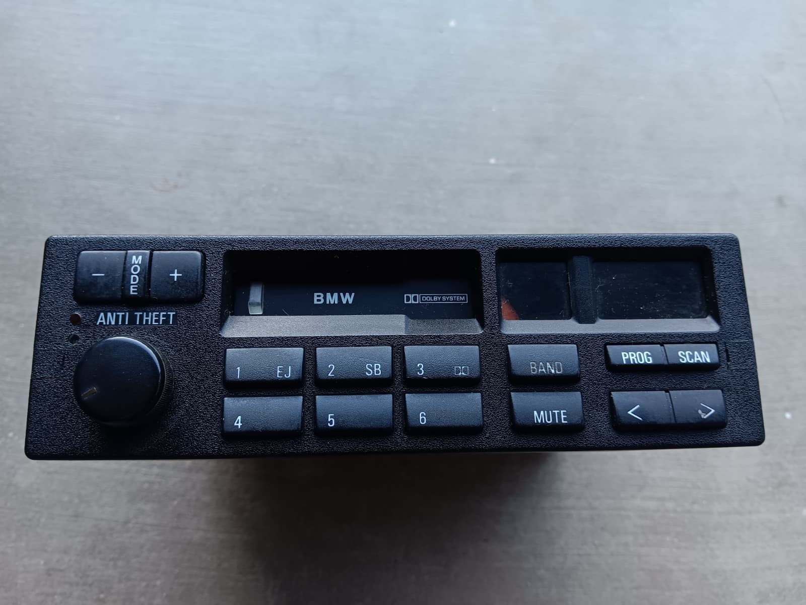 BMW E36 VINTAGE AM FM RADIO CASSETTE PLAYER