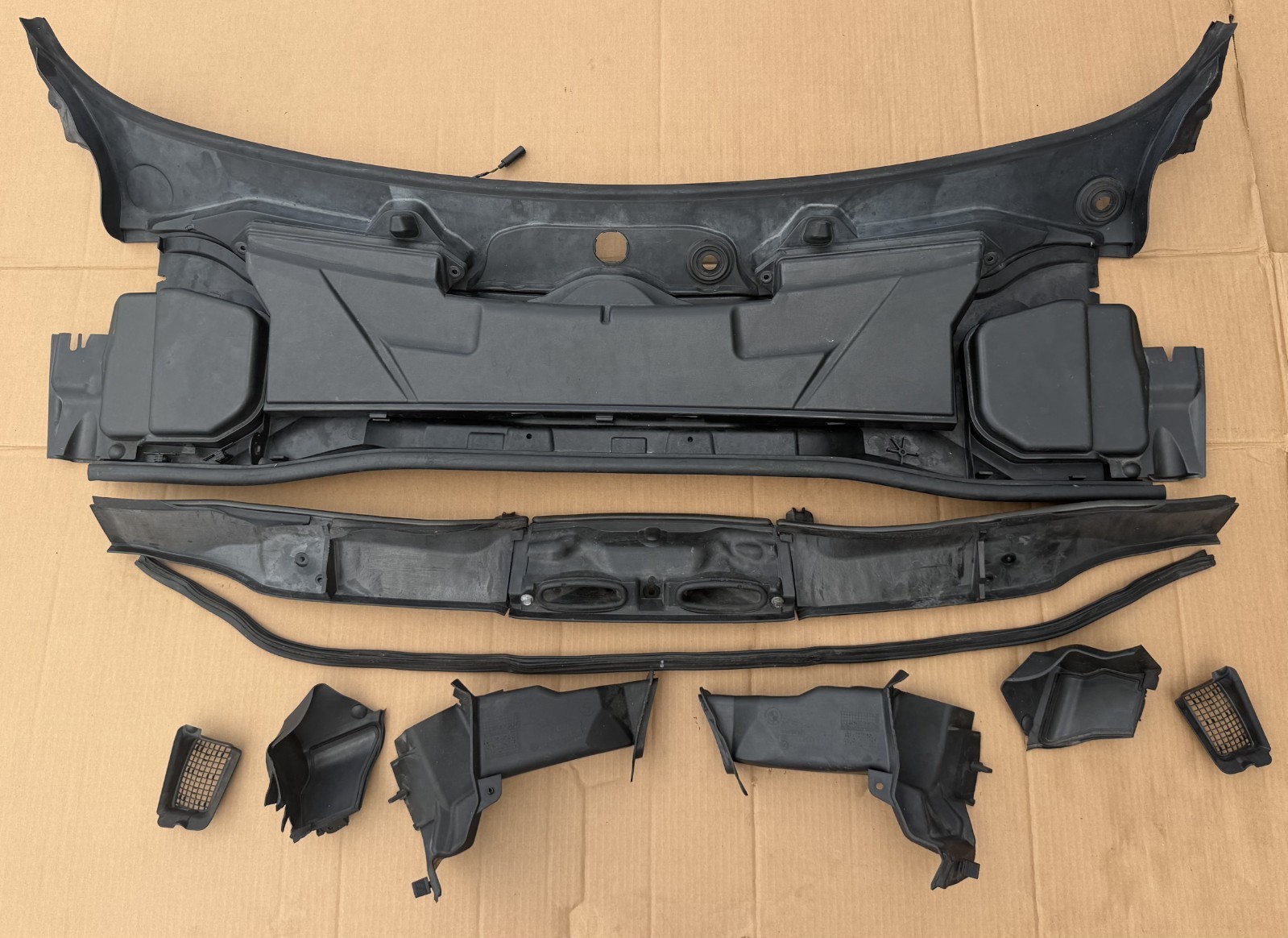 06-13 BMW E90 E92 E93 335i Cabin Air Filter Cowl Housing COMPLETE SET OEM 06-13 BMW E90 E92 E93 335i Cabin Air Filter Cowl Housing COMPLETE SET OEM