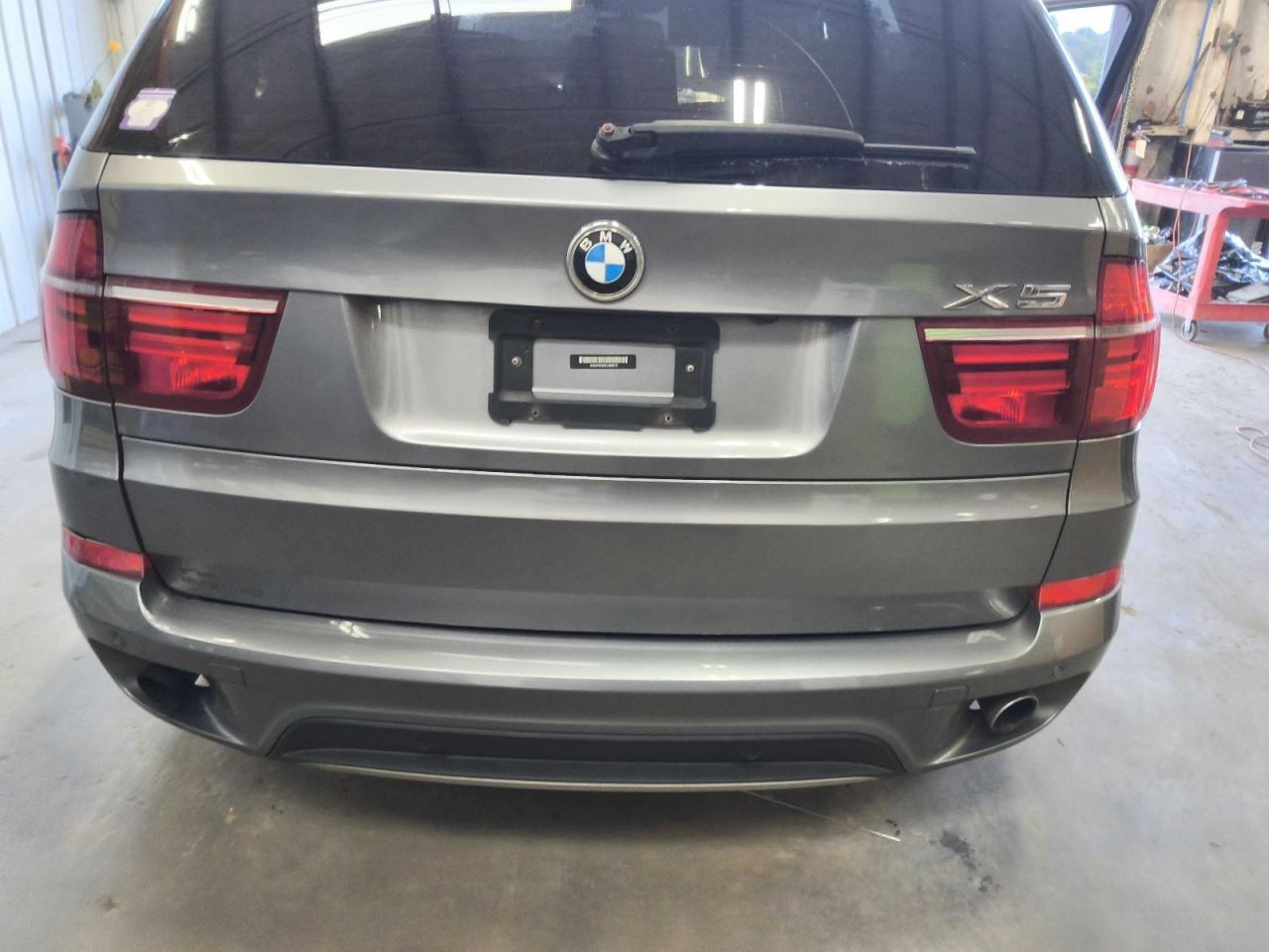 (LOCAL PICKUP ONLY) Trunk/Hatch/Tailgate Lower Fits 07-13 BMW X5 829669