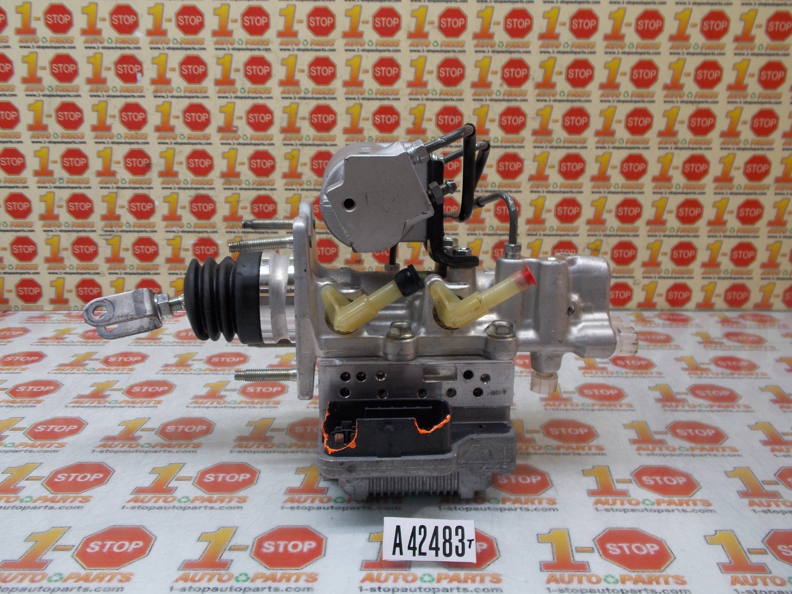 14 15 TOYOTA PRIUS ABS BRAKE BOOSTER ACTUATOR W/MASTER CYLINDER 47210-47470 OEM 14 15 TOYOTA PRIUS ABS BRAKE BOOSTER ACTUATOR W/MASTER CYLINDER 47210-47470 OEM