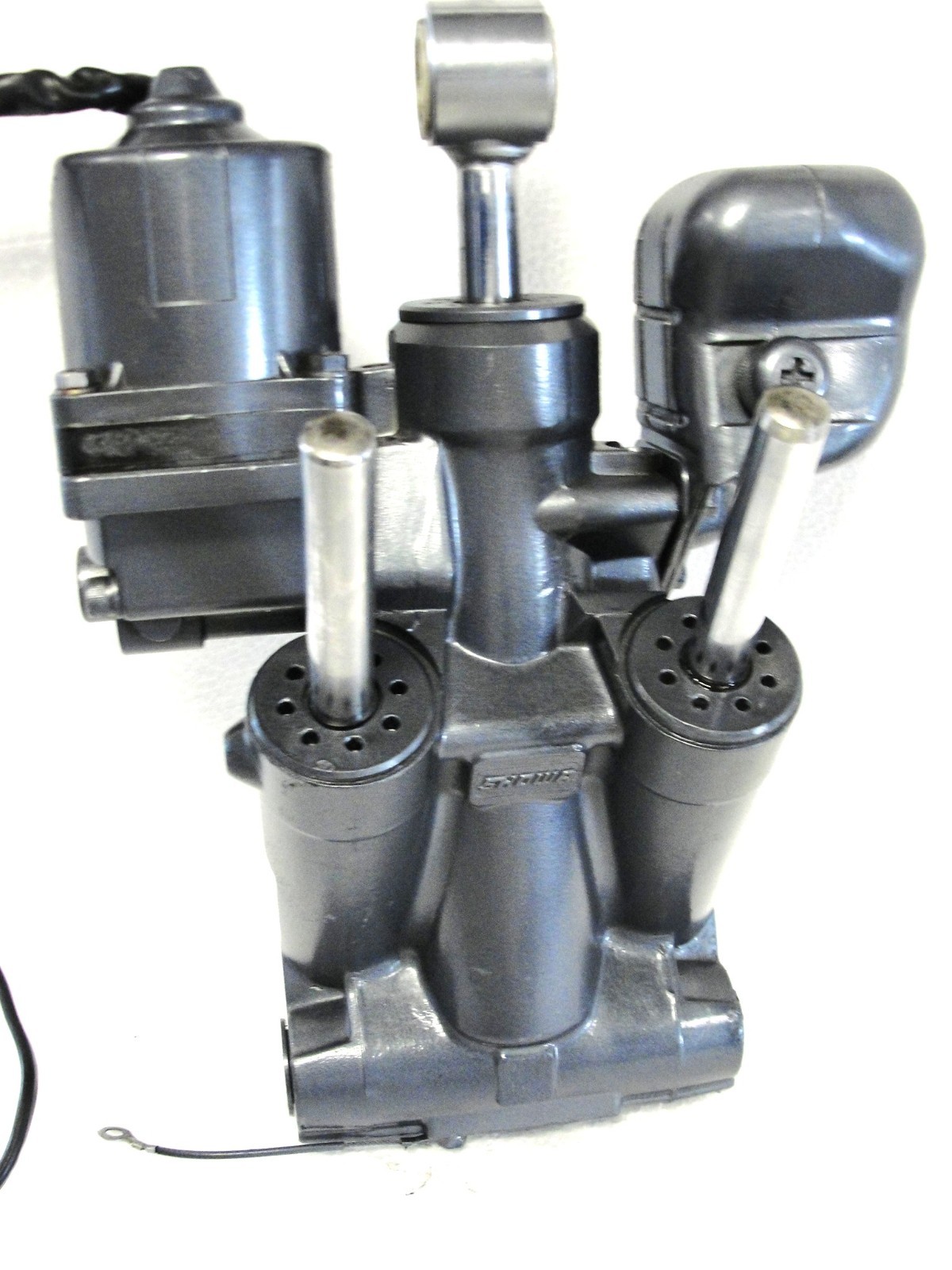 Yamaha 115 130 150 200 hp 4-Stroke HPDI F115 F150 Outboard Trim Unit w/ New Caps Yamaha 115 130 150 200 hp 4-Stroke HPDI F115 F150 Outboard Trim Unit w/ New Caps