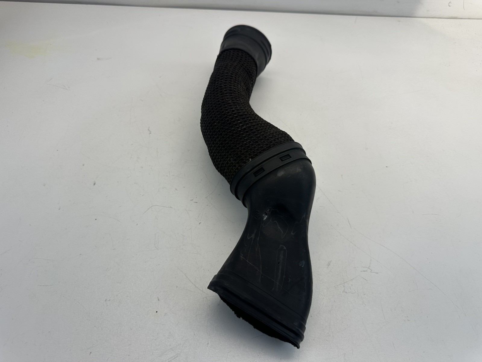 2003-2009 Mercedes W211 E500 intake air hose left A2730902082 2003-2009 Mercedes W211 E500 intake air hose left A2730902082