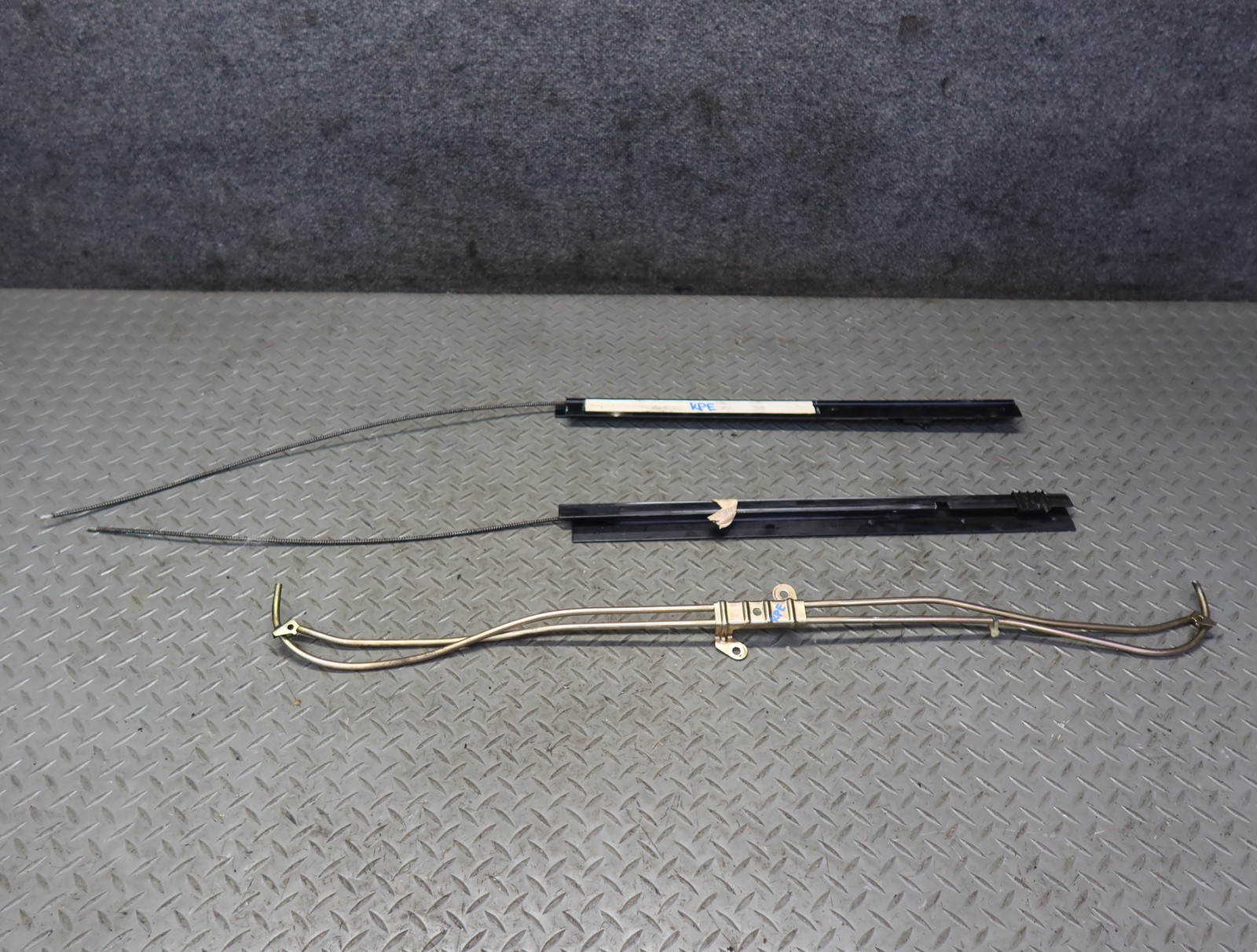 1983-1989 PORSCHE 928 SUNROOF MOONROOF SLIDE GUIDE TUBE RAIL SET