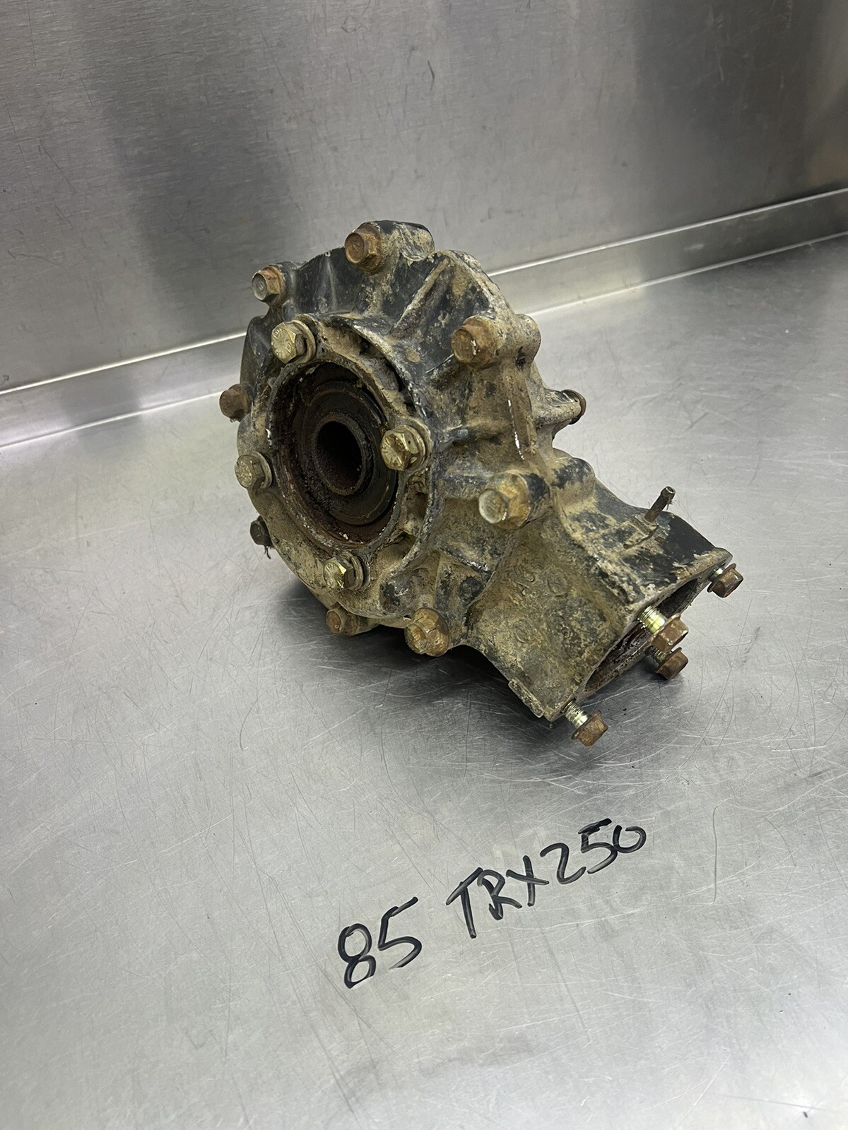 86 87 85 Honda TRX 250 Fourtrax Rear Differential Diff 41300-HA0-680 Bad Bearing 86 87 85 Honda TRX 250 Fourtrax Rear Differential Diff 41300-HA0-680 Bad Bearing