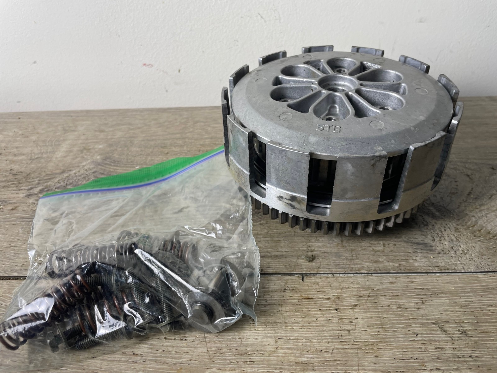 2004-2009 Yamaha YFZ450 YFZ 450 Clutch Assembly Basket Plate Hub OEM 2004-2009 Yamaha YFZ450 YFZ 450 Clutch Assembly Basket Plate Hub OEM