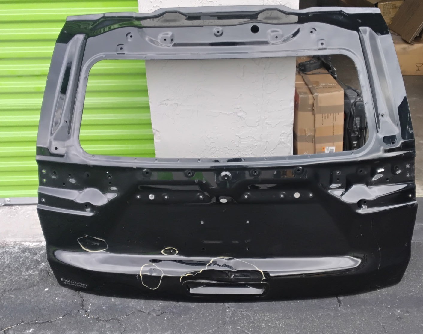 2021-2024 Chevrolet Tahoe Suburban Tailgate OEM Part#85592484