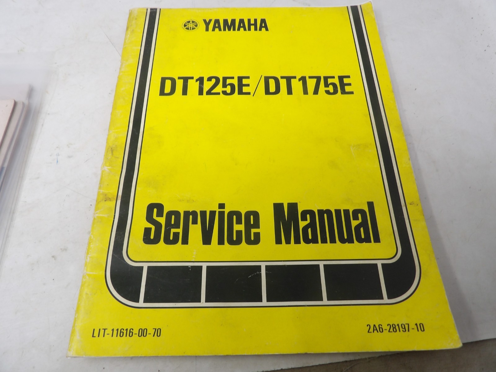 1977 Yamaha DT125E/ DT175E Service Manual LIT-11616-00-70 1977 Yamaha DT125E/ DT175E Service Manual LIT-11616-00-70