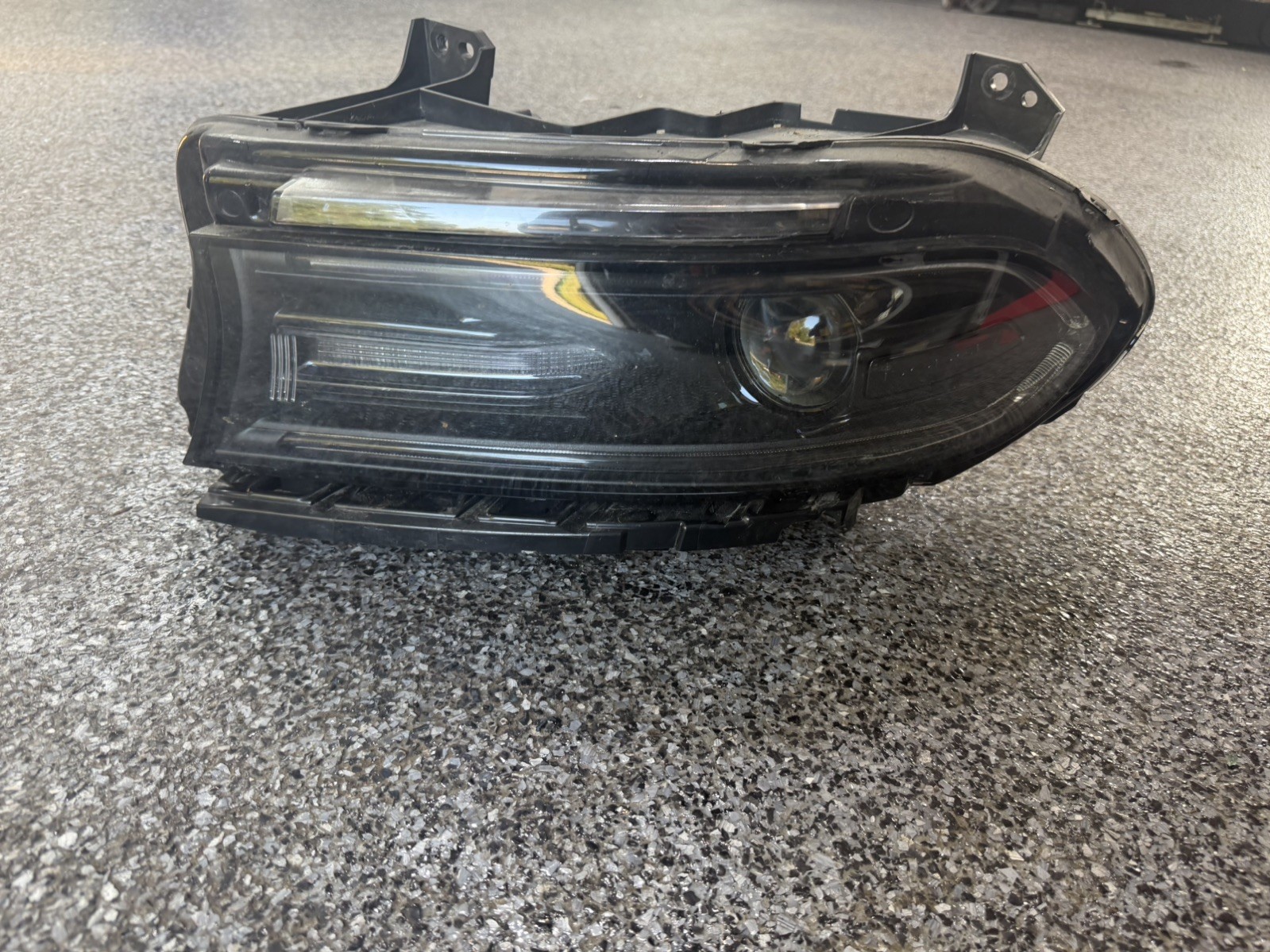 2015-2018 Dodge Charger Left HID Xenon Headlight Assembly OEM RH15 2015-2018 Dodge Charger Left HID Xenon Headlight Assembly OEM RH15