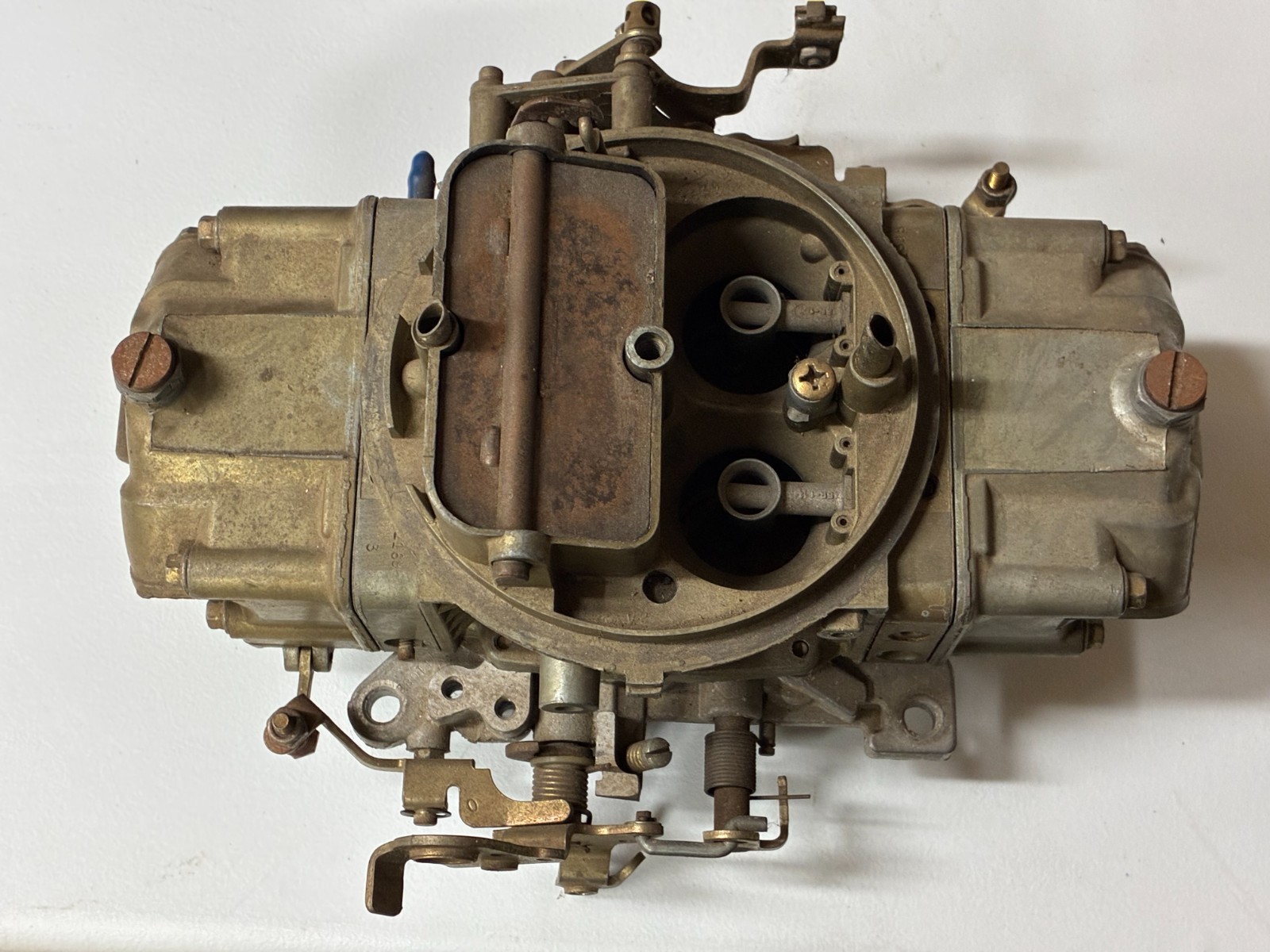 Holley 600 cfm Double Pumper 4 Barrel Carburetor 4776 Carb - needs rebuild kit Holley 600 cfm Double Pumper 4 Barrel Carburetor 4776 Carb - needs rebuild kit