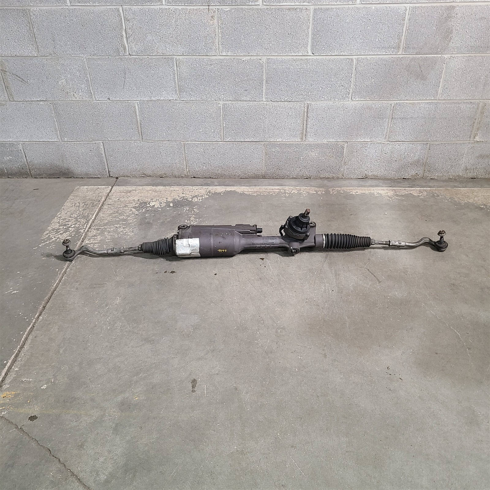 15-18 Porsche Macan S Steering Gear Rack Pinion electric power steering Aa7499 15-18 Porsche Macan S Steering Gear Rack Pinion electric power steering Aa7499