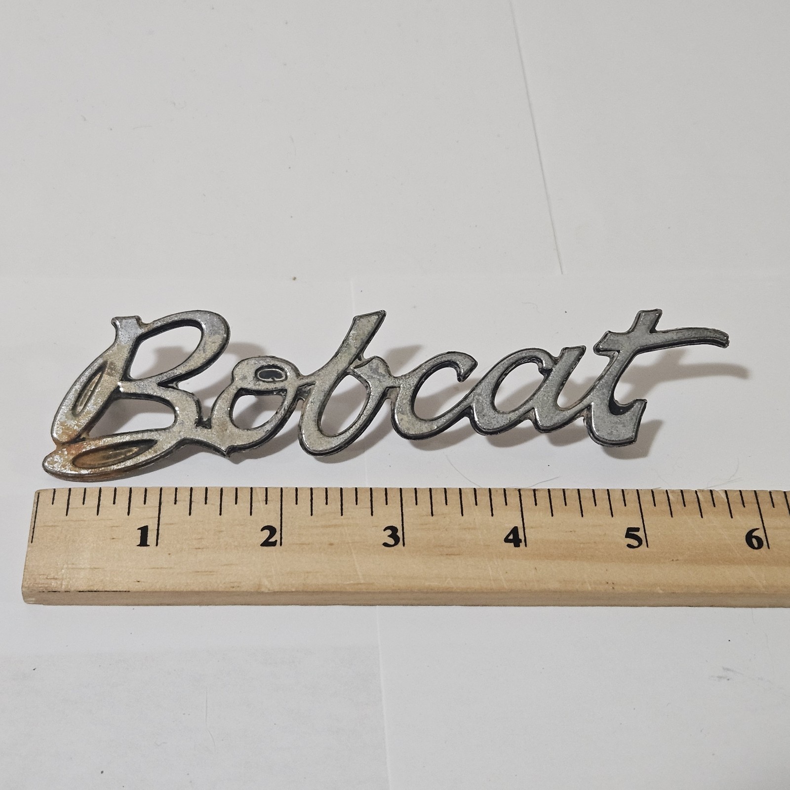 Vintage 1975'76 MERCURY BOBCAT FENDER Emblem Logo Cursive Insignia Vintage 1975'76 MERCURY BOBCAT FENDER Emblem Logo Cursive Insignia