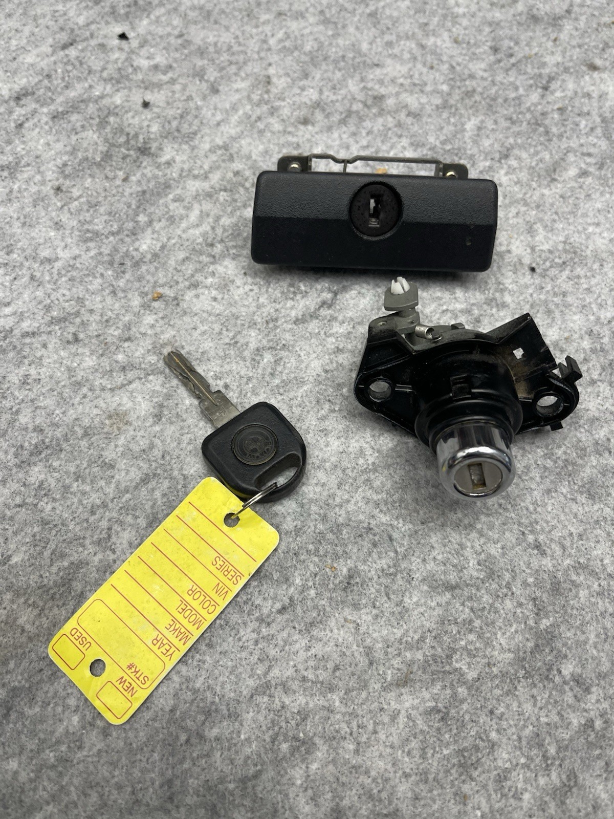 OEM BMW E34 88-95 Lock and Key Trunk And Glove Box OEM 525i 530i 535i 540i M5