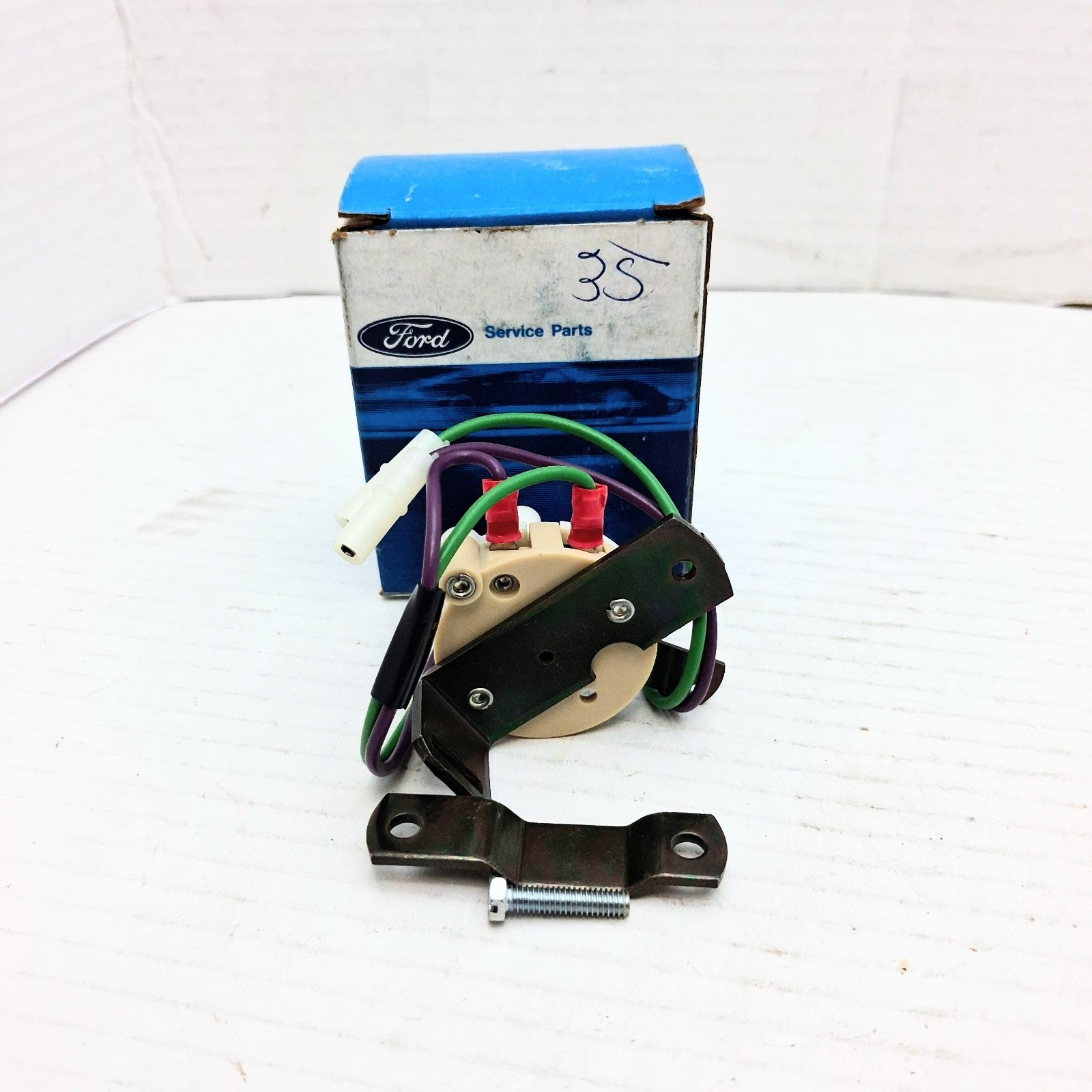 1979-82 Ford Galaxie Ford F100/350 Electronic Speed Control Switch E2AZ-9A837-A 1979-82 Ford Galaxie Ford F100/350 Electronic Speed Control Switch E2AZ-9A837-A