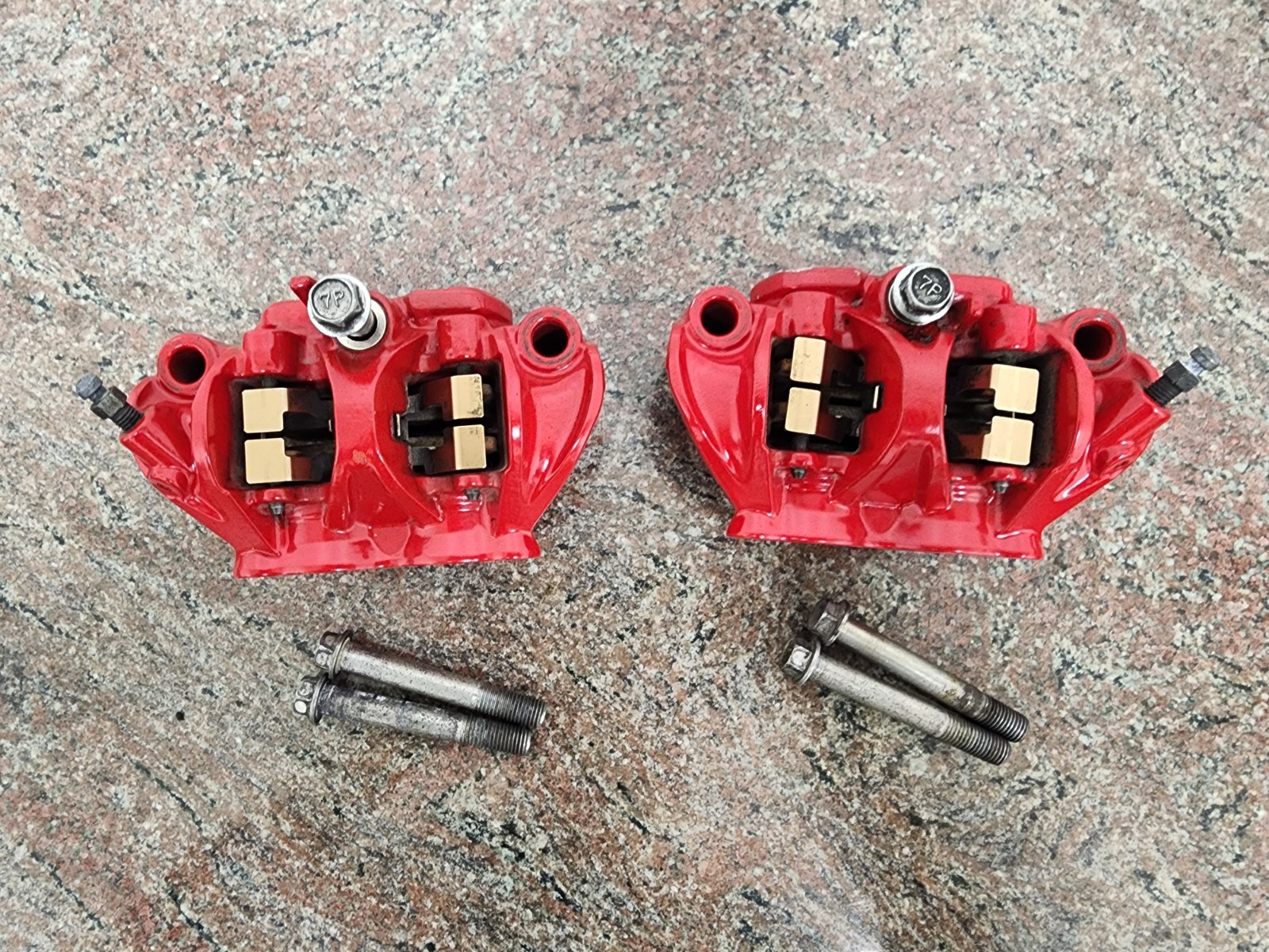 2009-2011 Suzuki GSX-R1000 Front Brake Caliper Set OEM 59100-47H00 59300-47H00