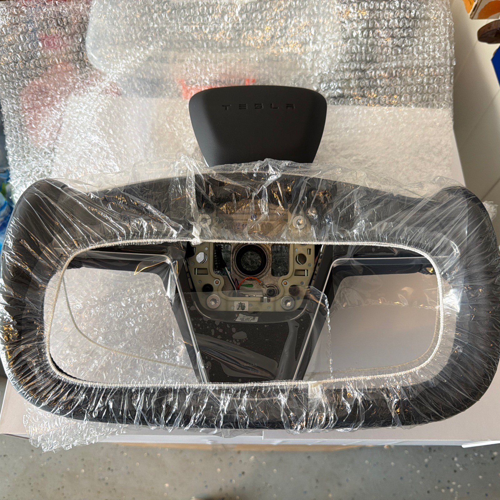 New 2024 2025 2023 2026 OEM Tesla Model S X Yoke Steering 1965131-00-F Mech Horn New 2024 2025 2023 2026 OEM Tesla Model S X Yoke Steering 1965131-00-F Mech Horn
