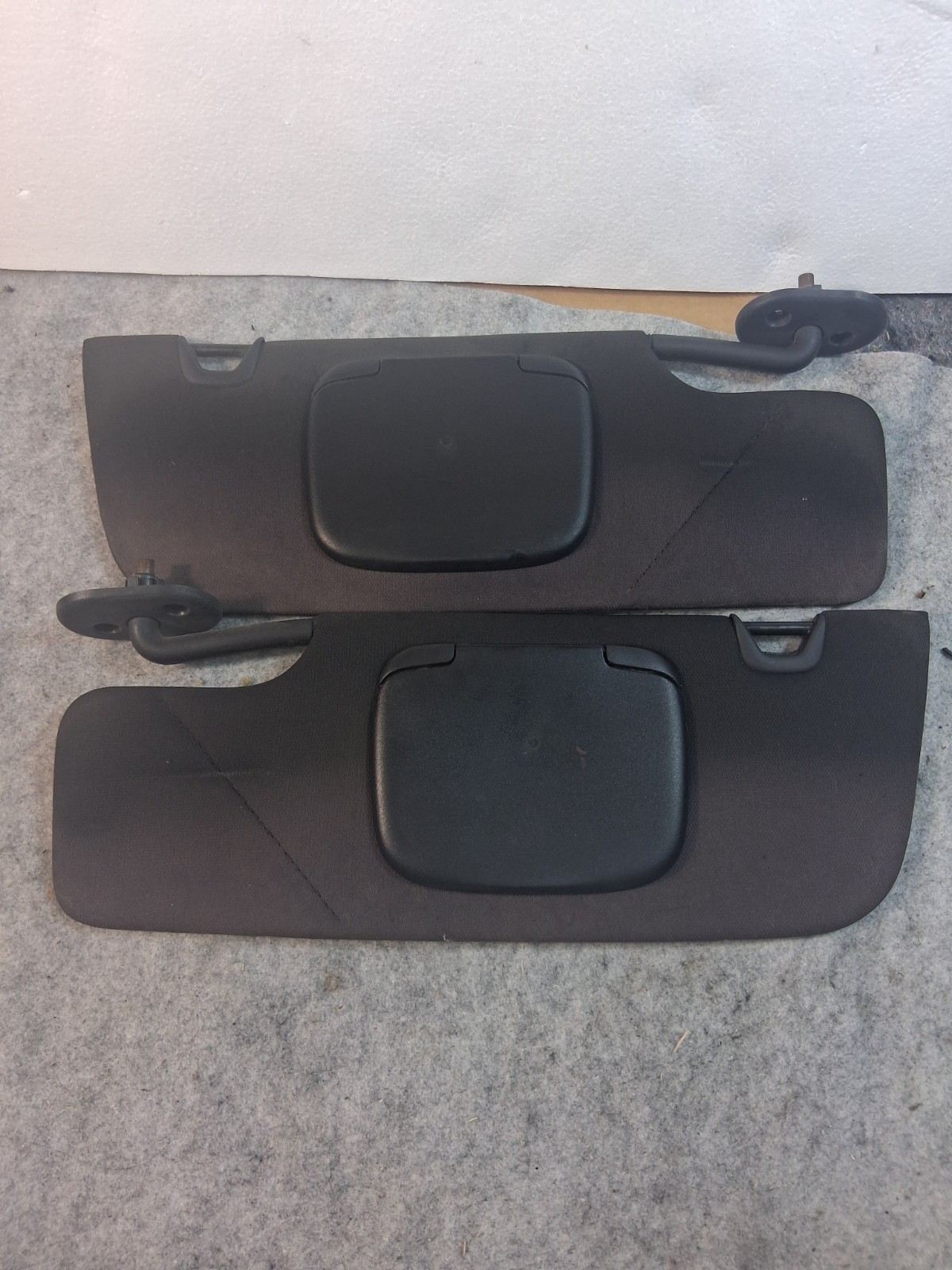 2005-2011 Ford Mustang Convertible Driver & Passenger Side Black Sun Visors OEM 2005-2011 Ford Mustang Convertible Driver & Passenger Side Black Sun Visors OEM