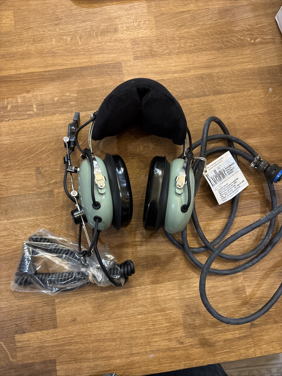 Nice Condition DAVID CLARK Aviation Headset #12510G-28 Never used still in box Nice Condition DAVID CLARK Aviation Headset #12510G-28 Never used still in box