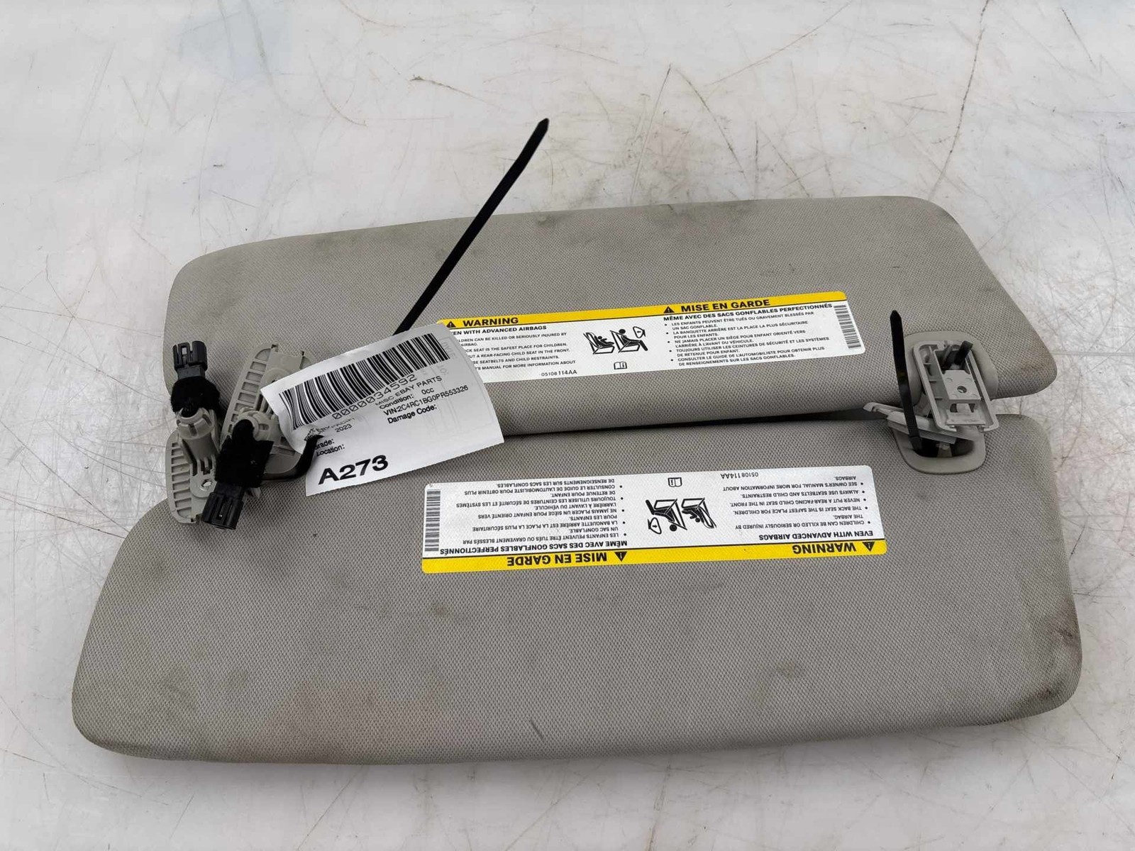 17-25 Chrysler Pacifica 3.6L Front Right & Left Sun Visor OEM
