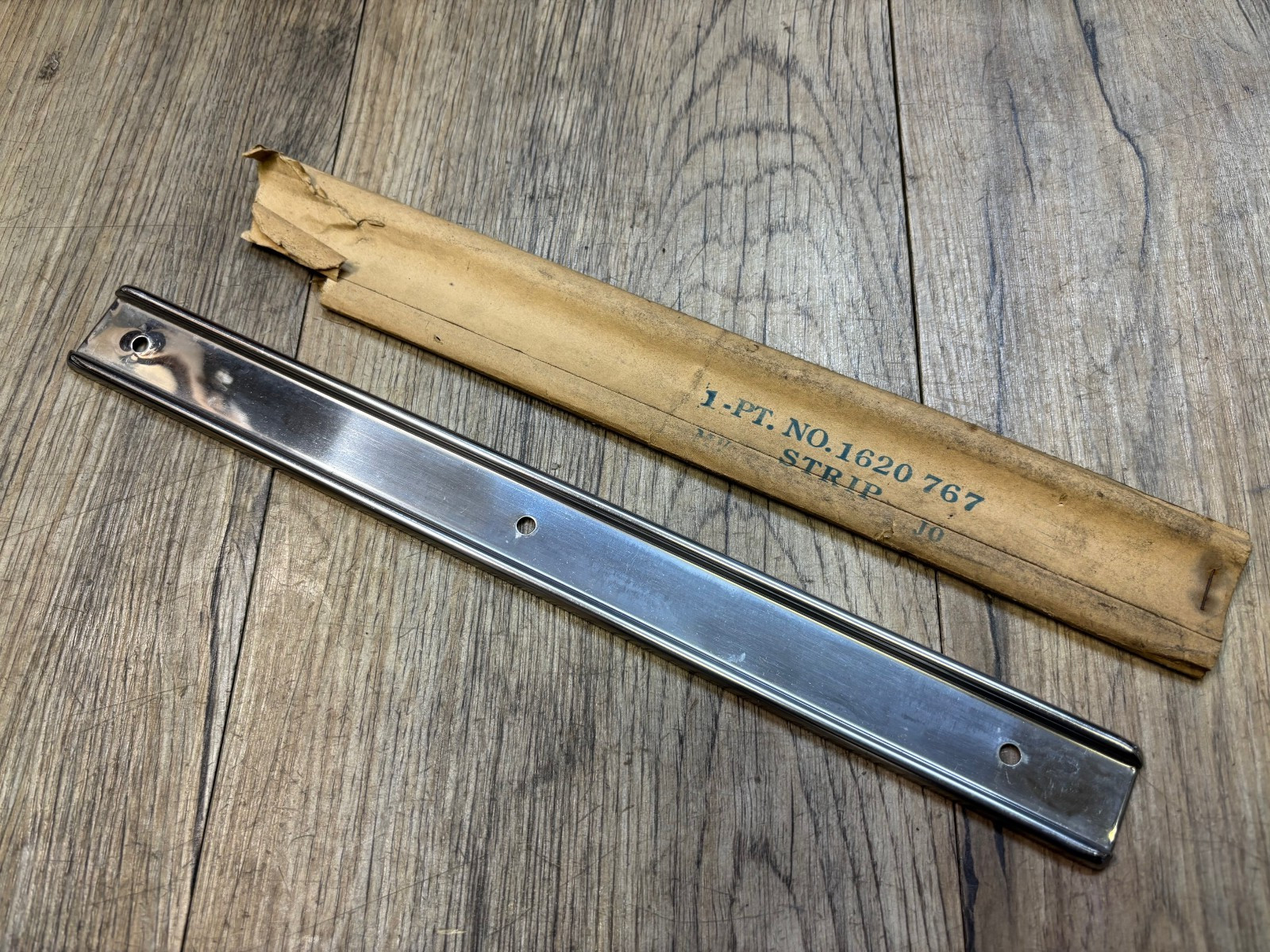 1955 56 CHRYSLER NEW YORKER STATION WAGON T&C NOS MOPAR TAIL GATE TRIM STRIP