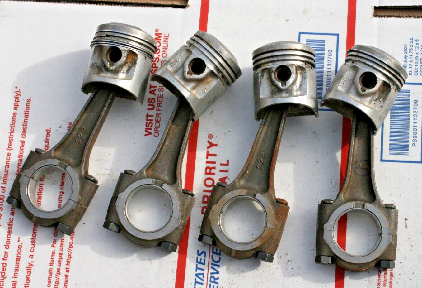 1972-73-74 HONDA CB350F FOUR OEM CRANK RODS W/PISTONS 1972-73-74 HONDA CB350F FOUR OEM CRANK RODS W/PISTONS