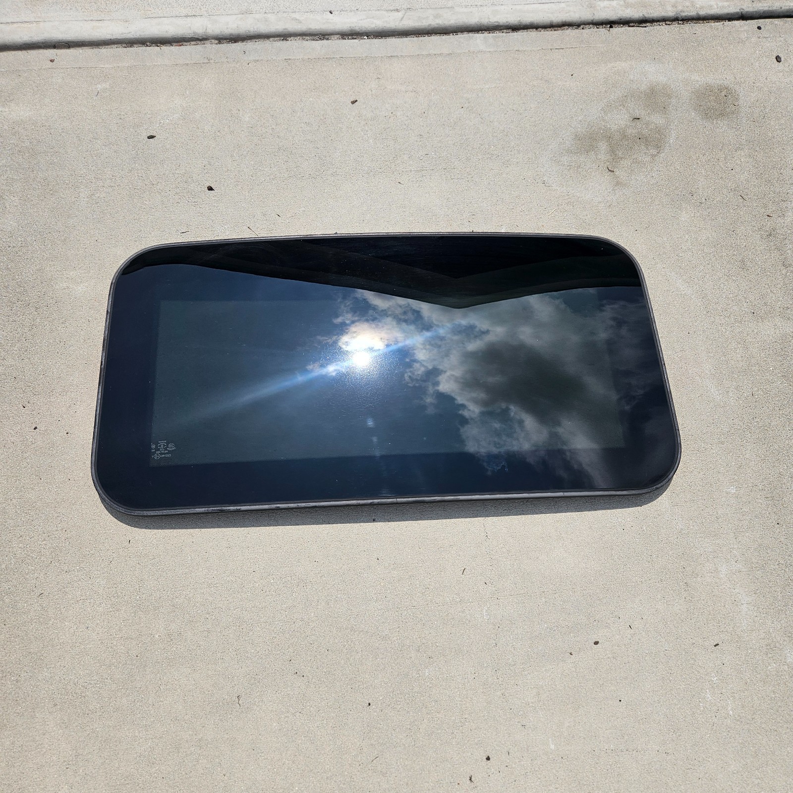 2014-24 INFINITI Q50 Q60 OVERHEAD SUN ROOF SUNROOF SLIDING WINDOW GLASS OEM 2014-24 INFINITI Q50 Q60 OVERHEAD SUN ROOF SUNROOF SLIDING WINDOW GLASS OEM