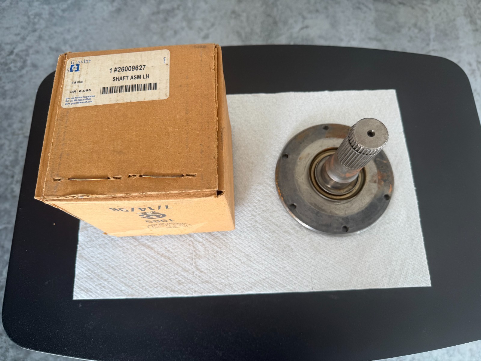 NOS OEM GM LH Axle Shaft Part# 26009627