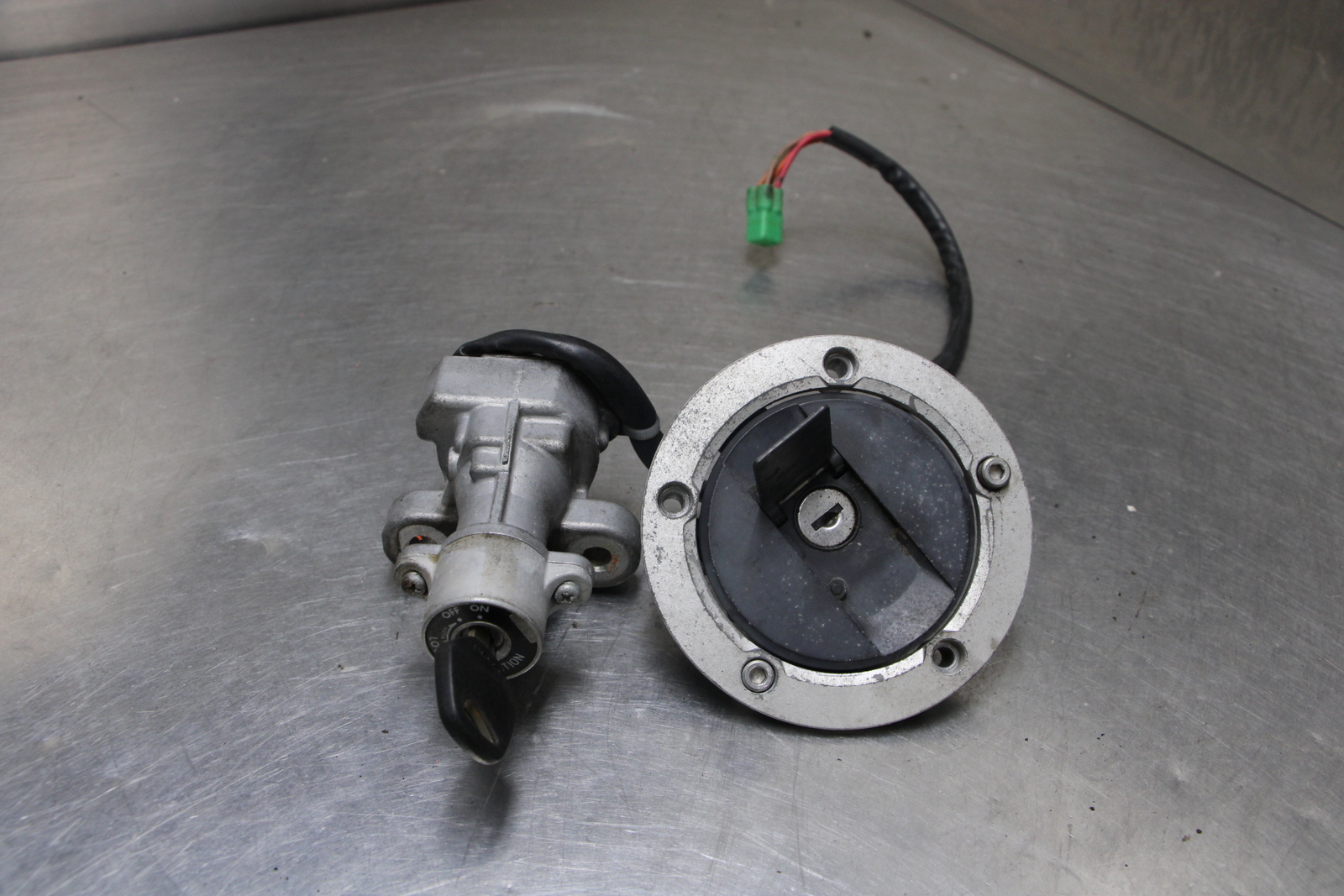 03-06 Suzuki SV650 Lock Set Ignition Gas Cap Key