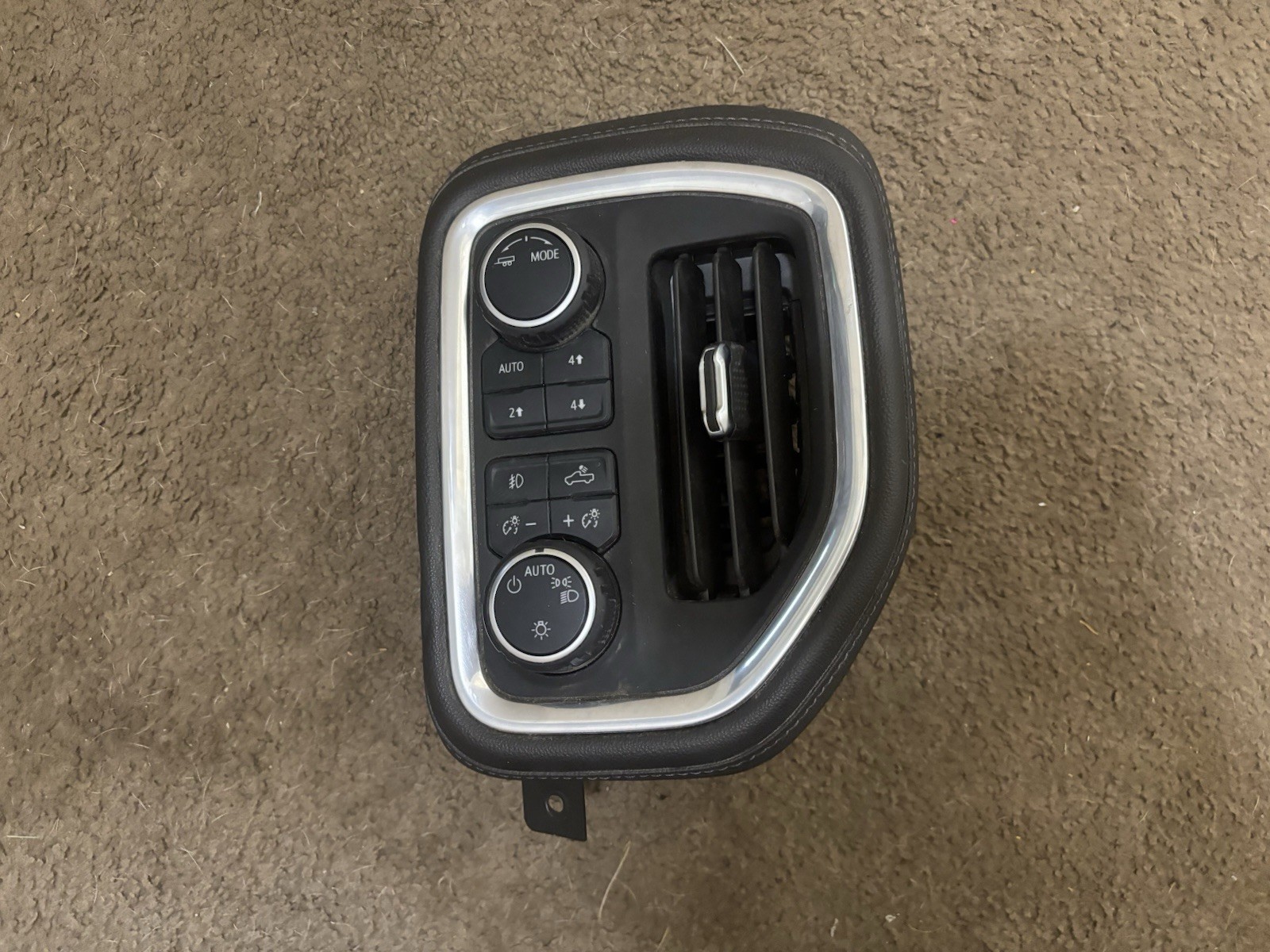 OEM 2019-2022 Chevy Silverado Dash Headlight Switch Control W/ Air Vent 84266580