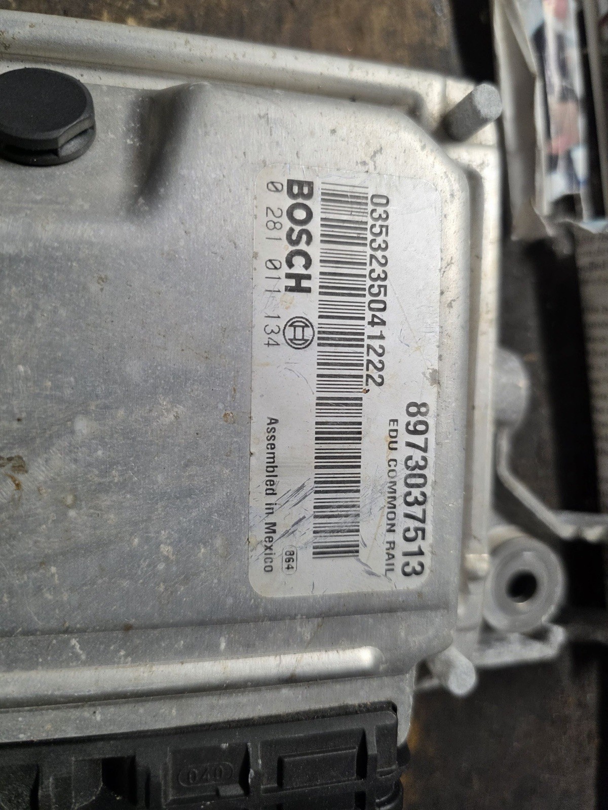 04-05 Chevy GMC Duramax 6.6L LLY Fuel Injector Control Module Bosch FICM OEM