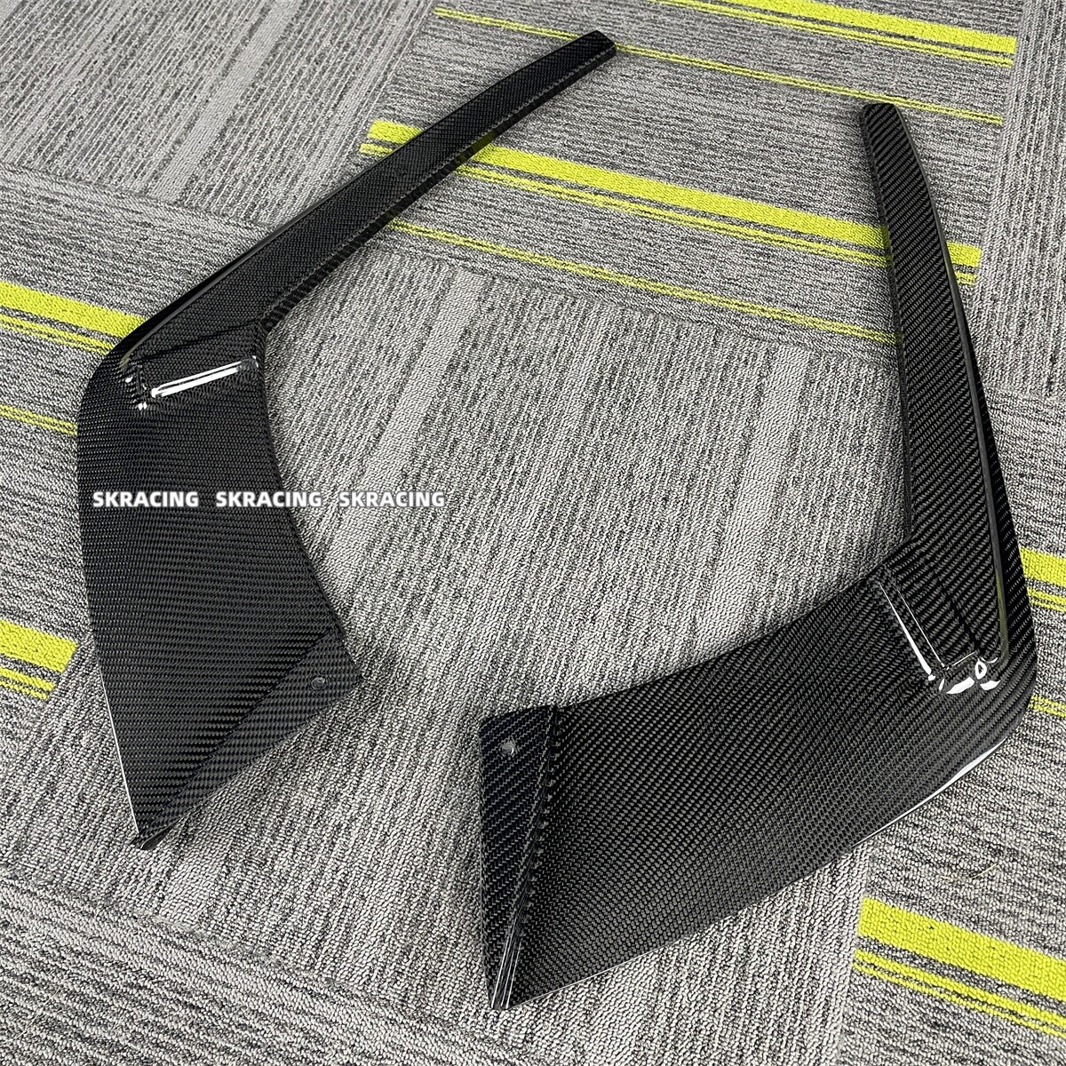 2PC Real Carbon Fiber Rear Diffuser Protect Lip For BMW F06 F12 F13 M6 2013-2018 2PC Real Carbon Fiber Rear Diffuser Protect Lip For BMW F06 F12 F13 M6 2013-2018