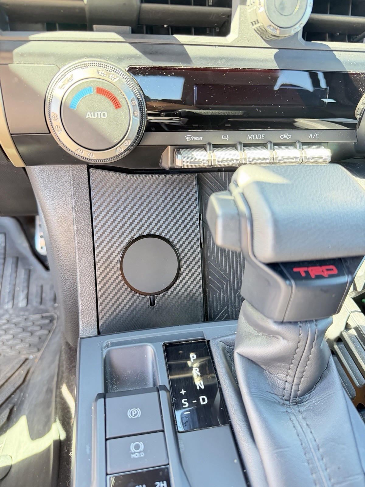 2024-2025 Toyota Tacoma   / 4Runner (Gen 6) Wireless Charging - CHARGER INCLUDED